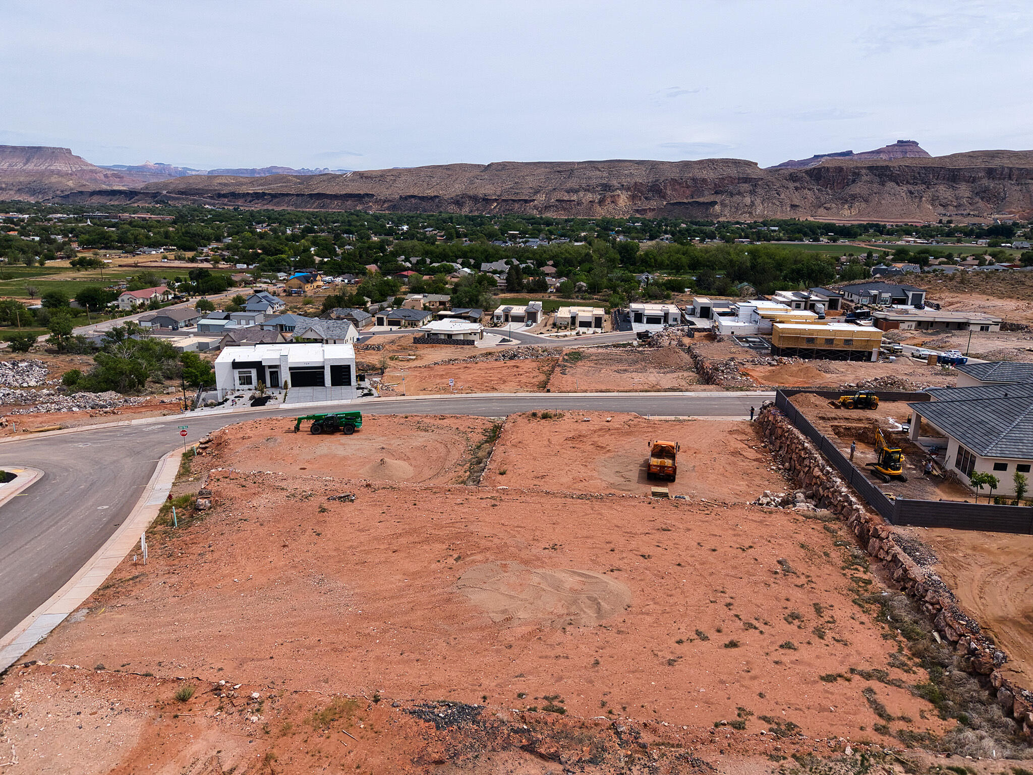 HILLSIDE ESTATES - Land