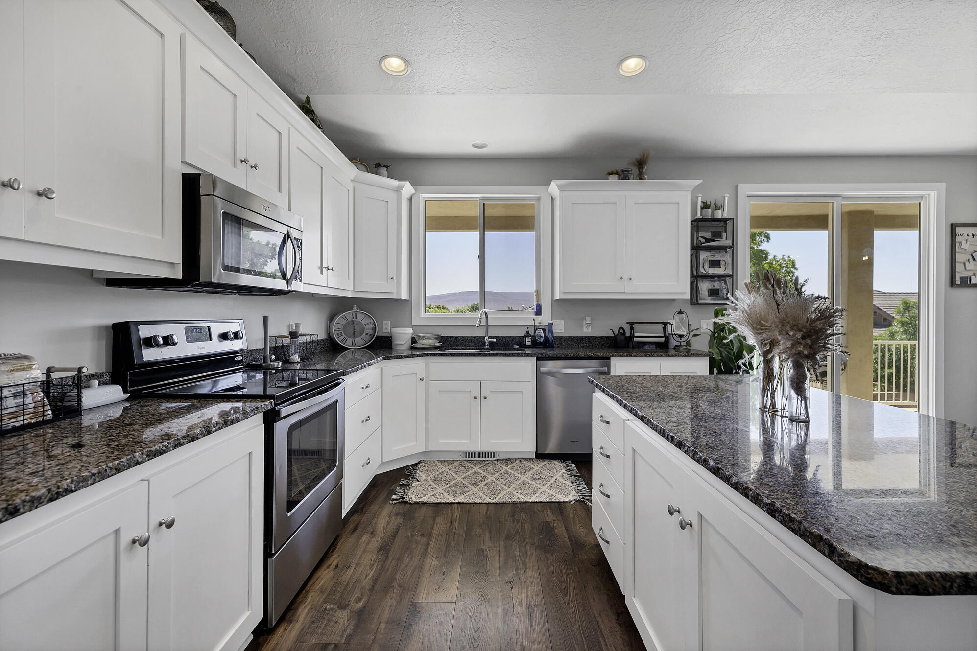 SERENITY HILLS - Residential
