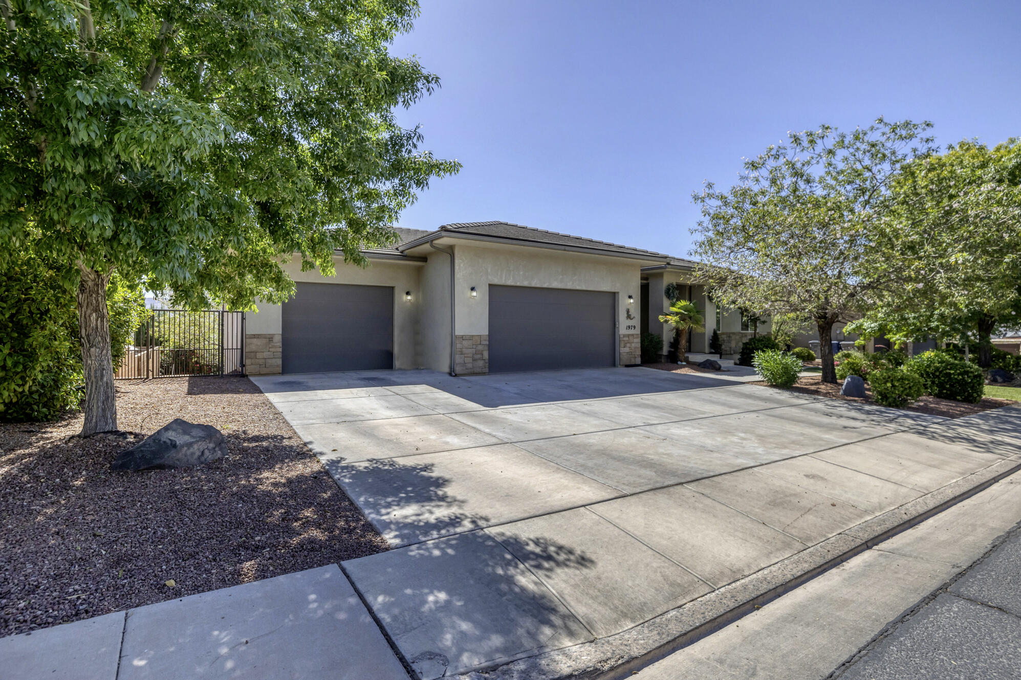 SERENITY HILLS - Residential