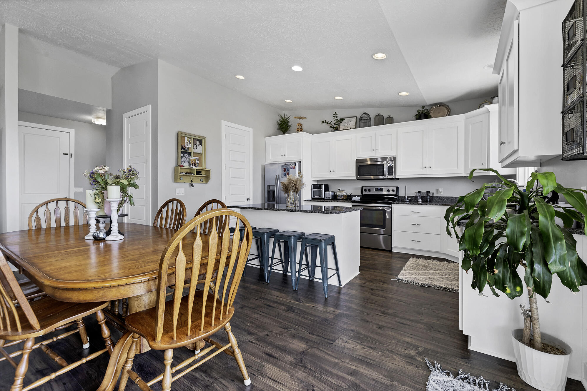 SERENITY HILLS - Residential