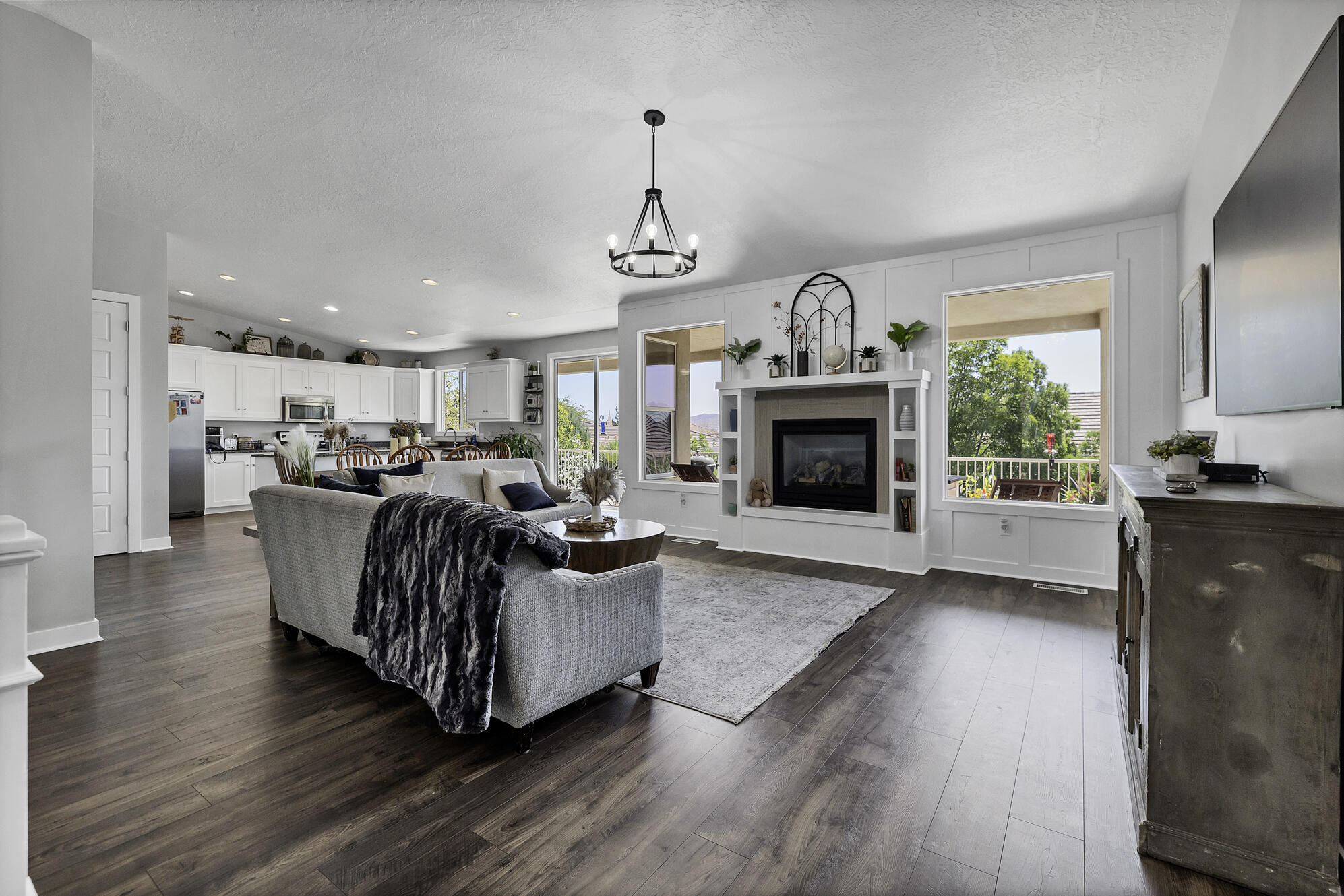 SERENITY HILLS - Residential