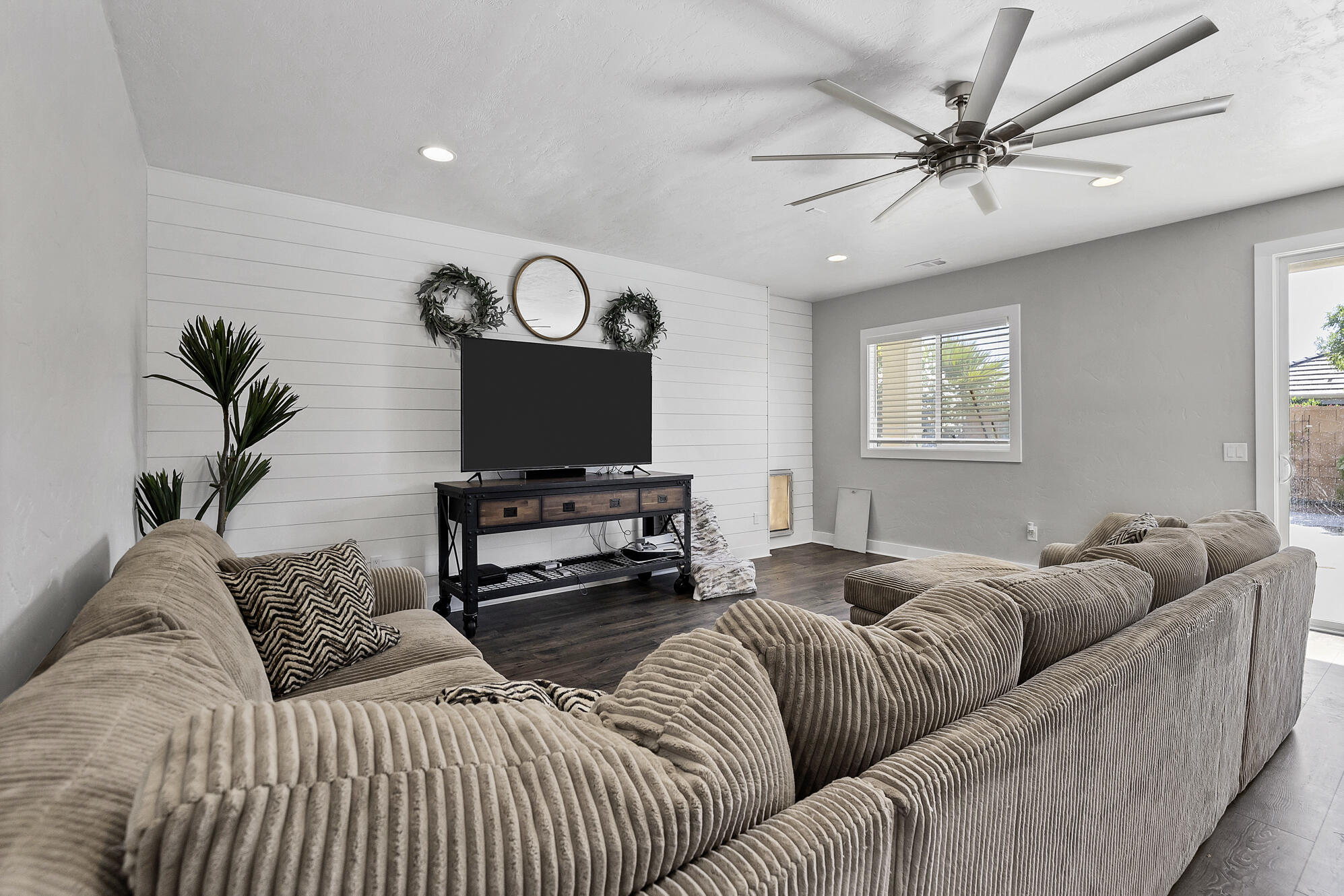 SERENITY HILLS - Residential