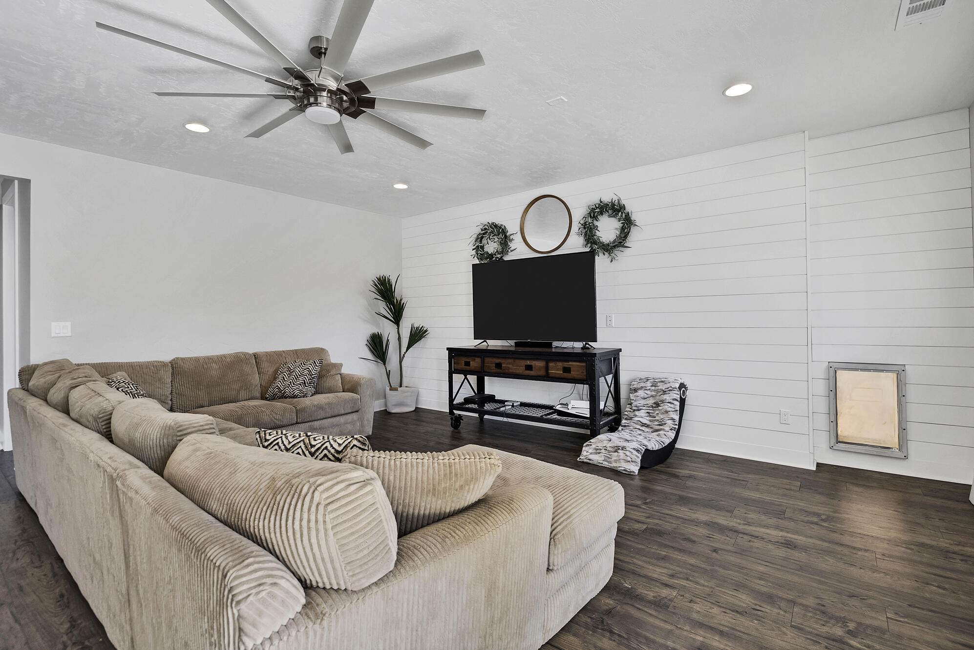 SERENITY HILLS - Residential