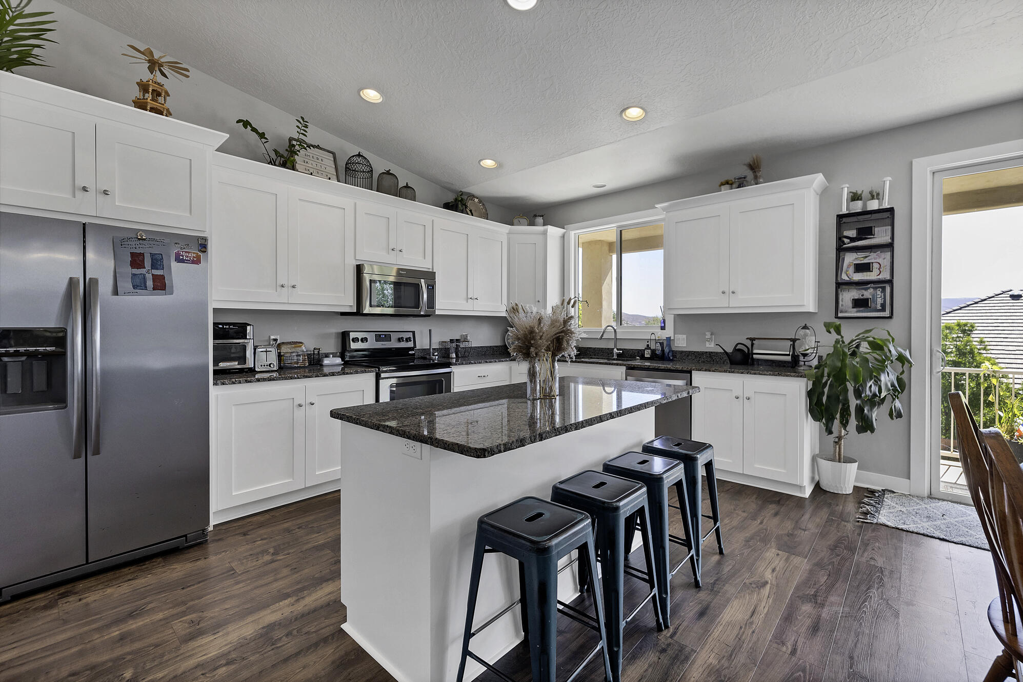 SERENITY HILLS - Residential