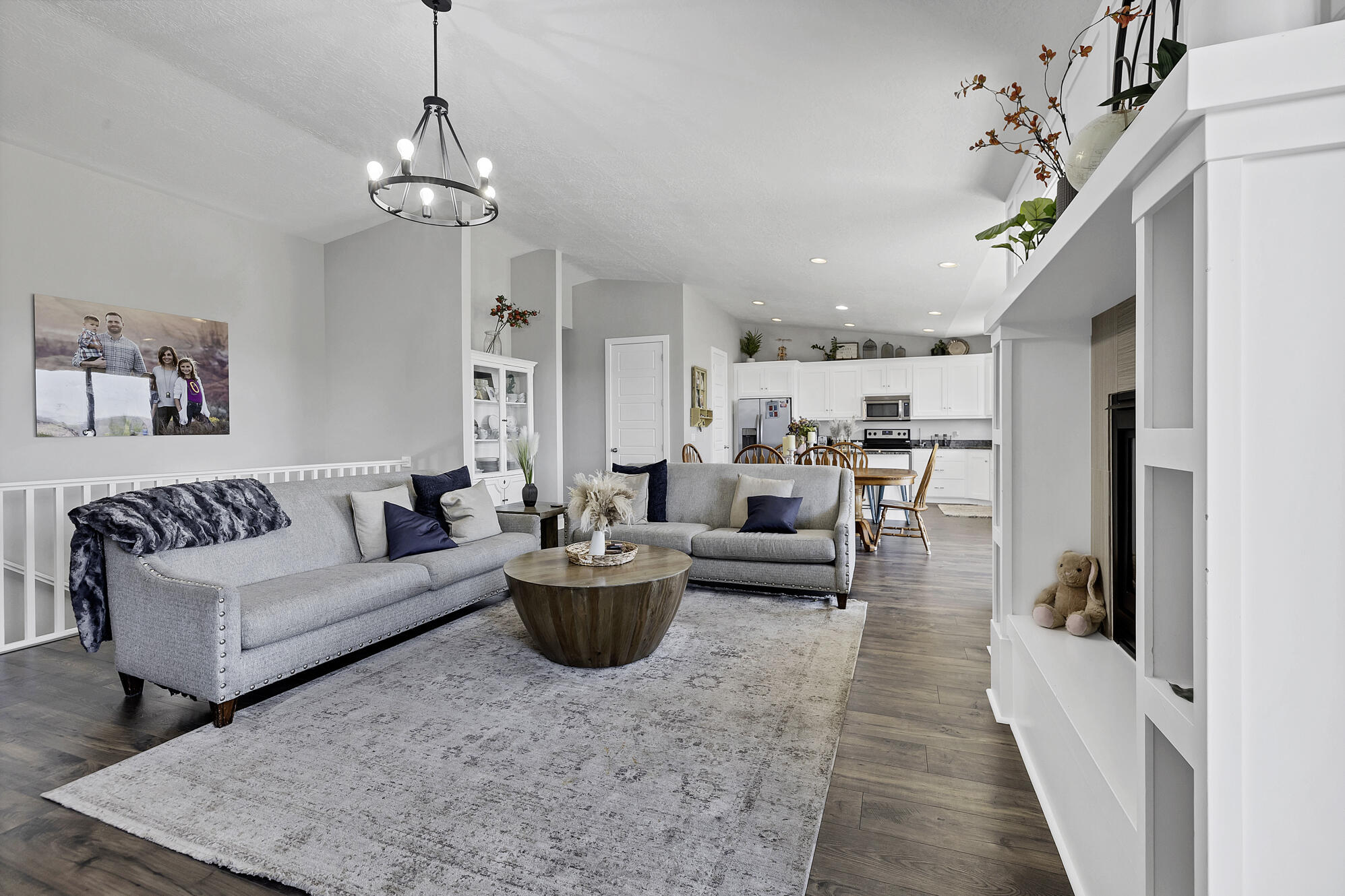 SERENITY HILLS - Residential