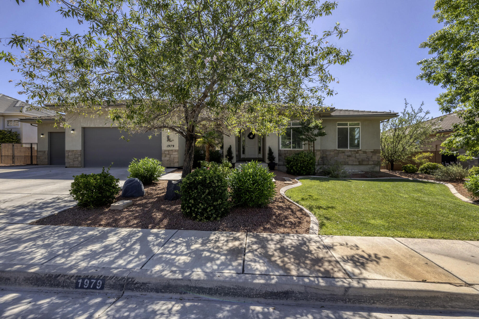 SERENITY HILLS - Residential