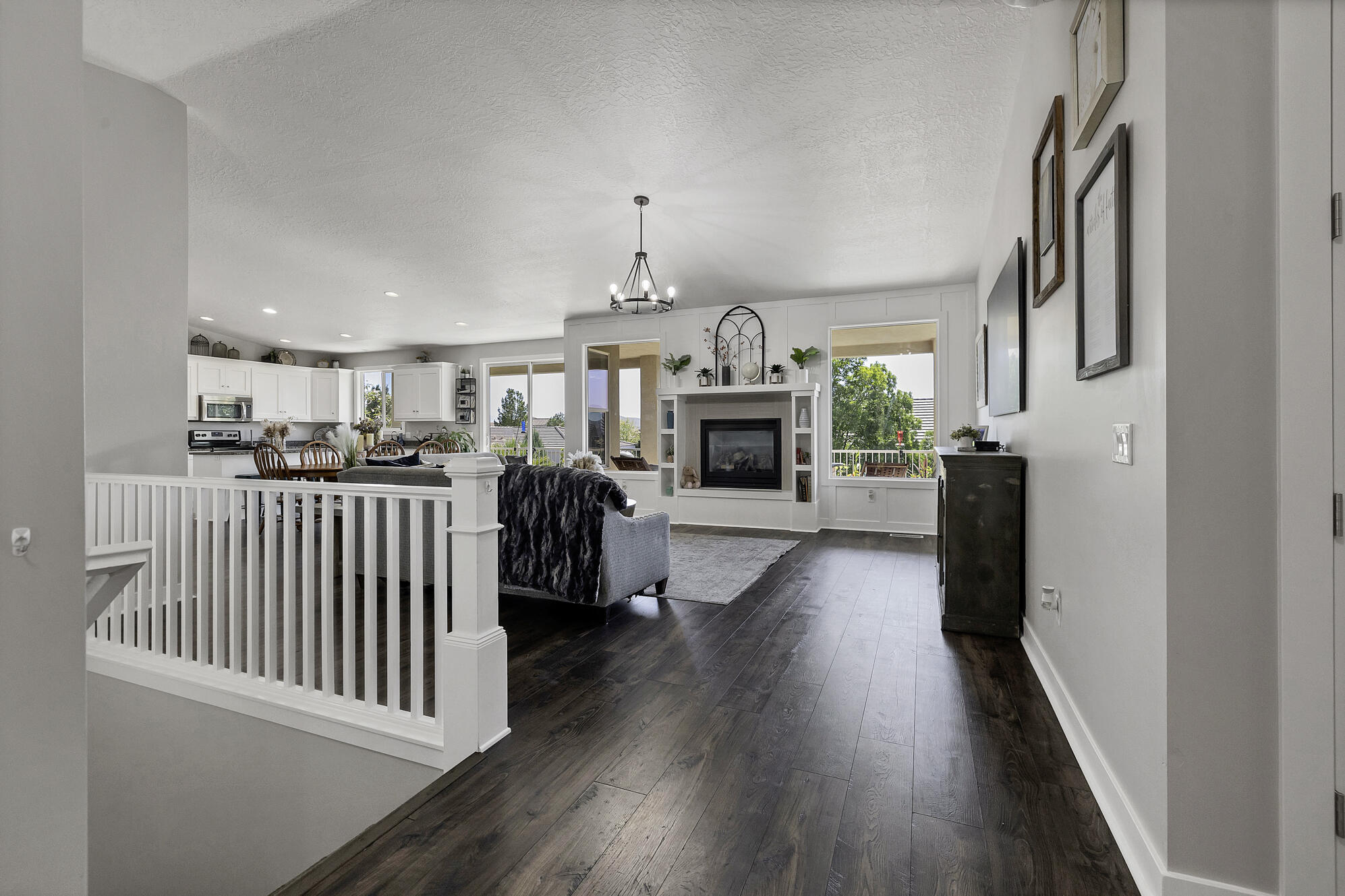 SERENITY HILLS - Residential