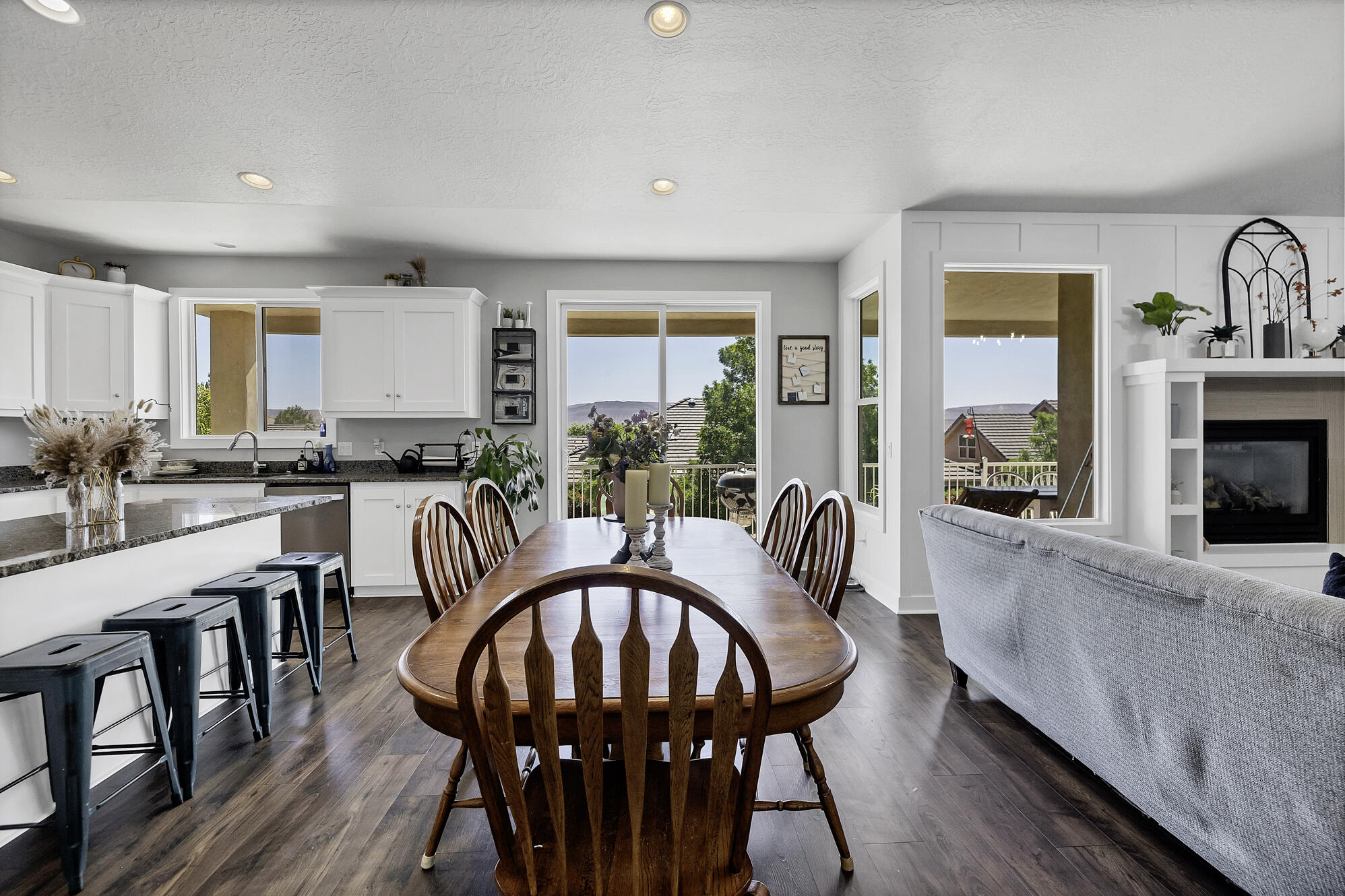 SERENITY HILLS - Residential