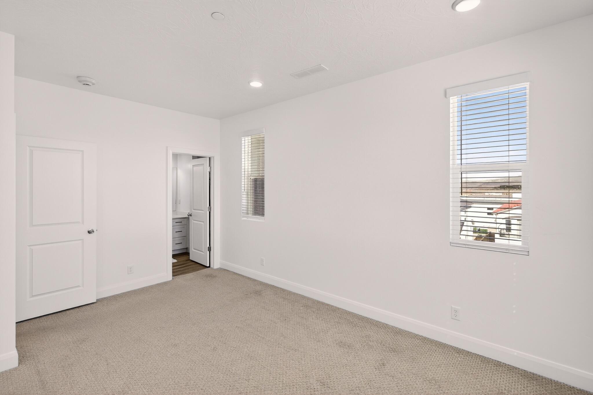 DESERT COLOR AUBURN HILLS CONDOMINIUMS - Residential