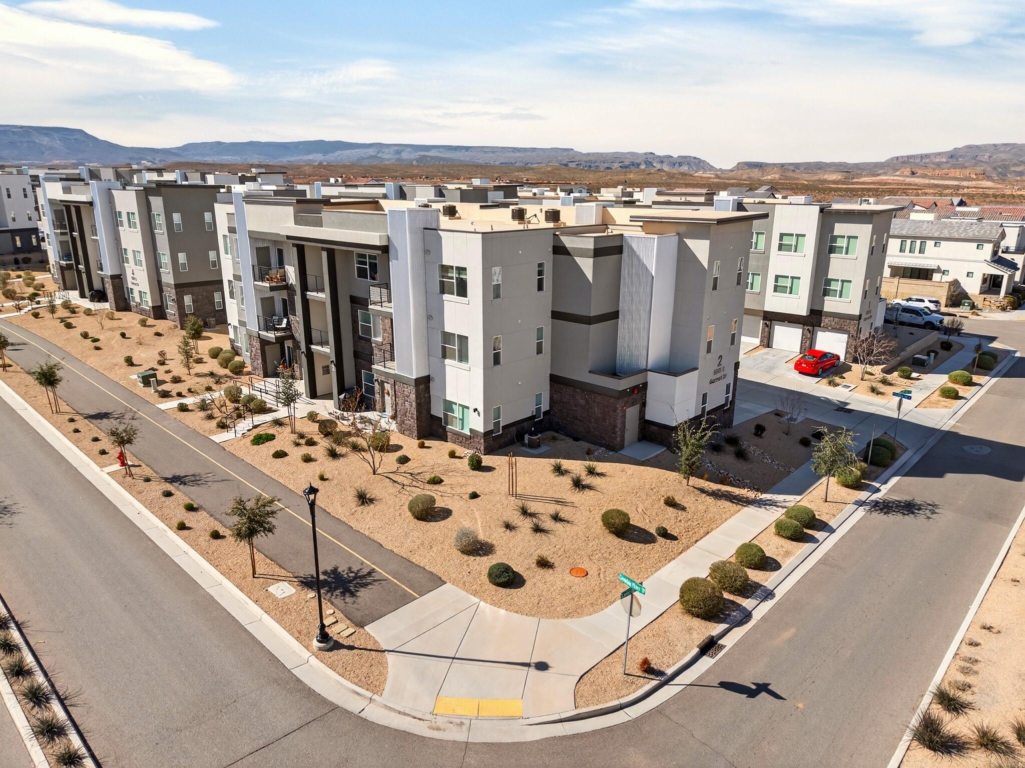 DESERT COLOR AUBURN HILLS CONDOMINIUMS - Residential