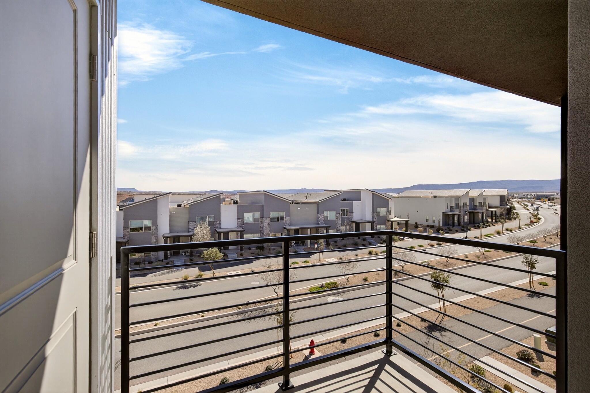 DESERT COLOR AUBURN HILLS CONDOMINIUMS - Residential