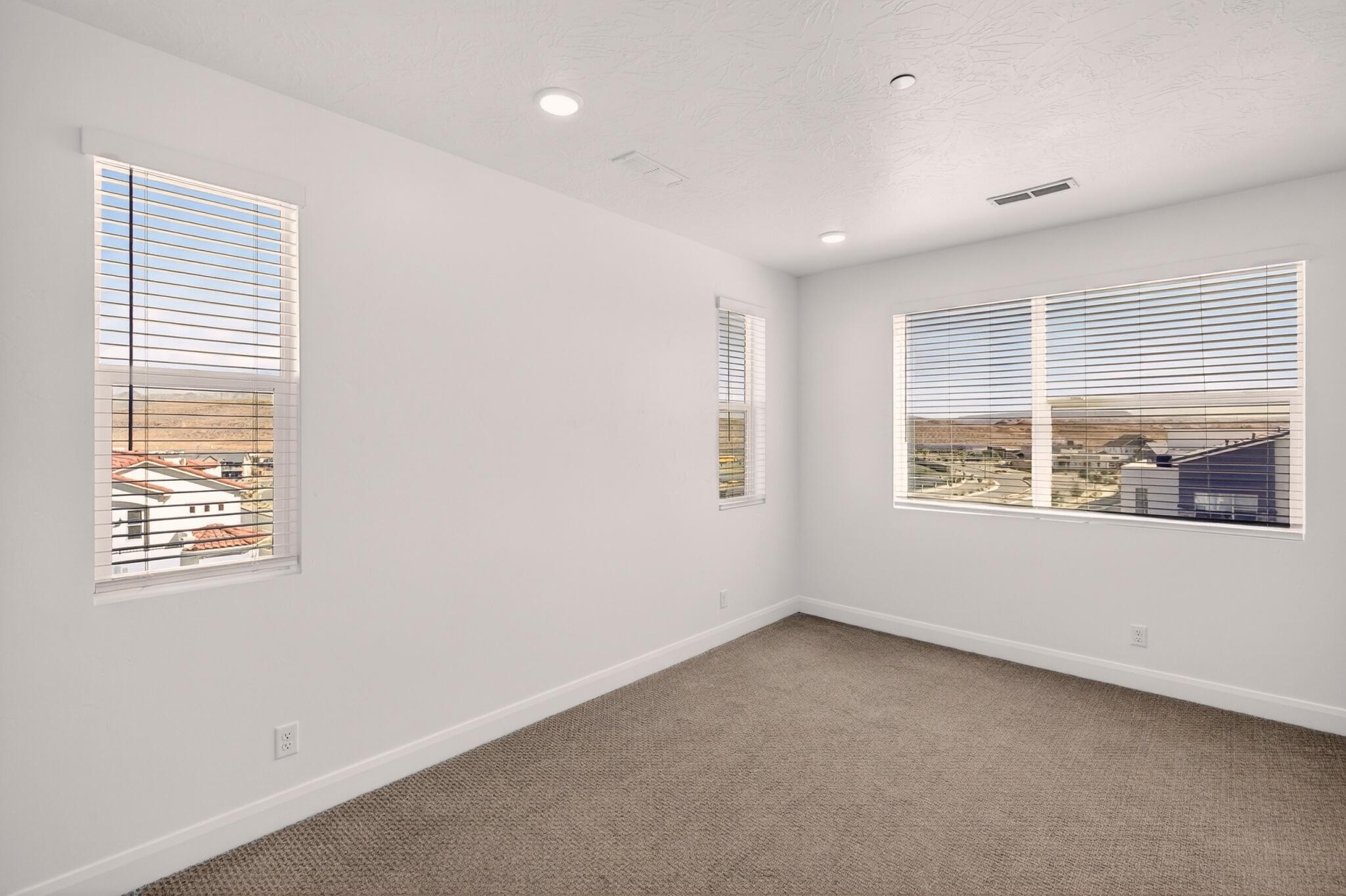 DESERT COLOR AUBURN HILLS CONDOMINIUMS - Residential