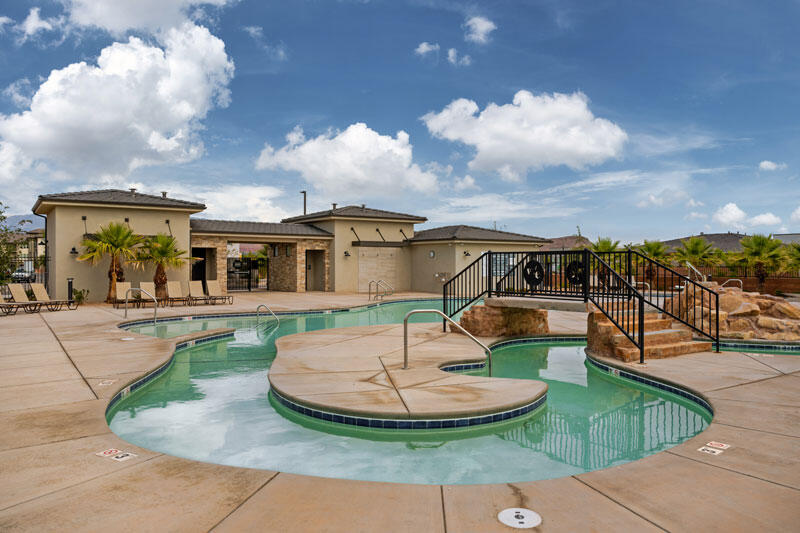 WOODLAND ESTATES TOWNHOMES - Residential
