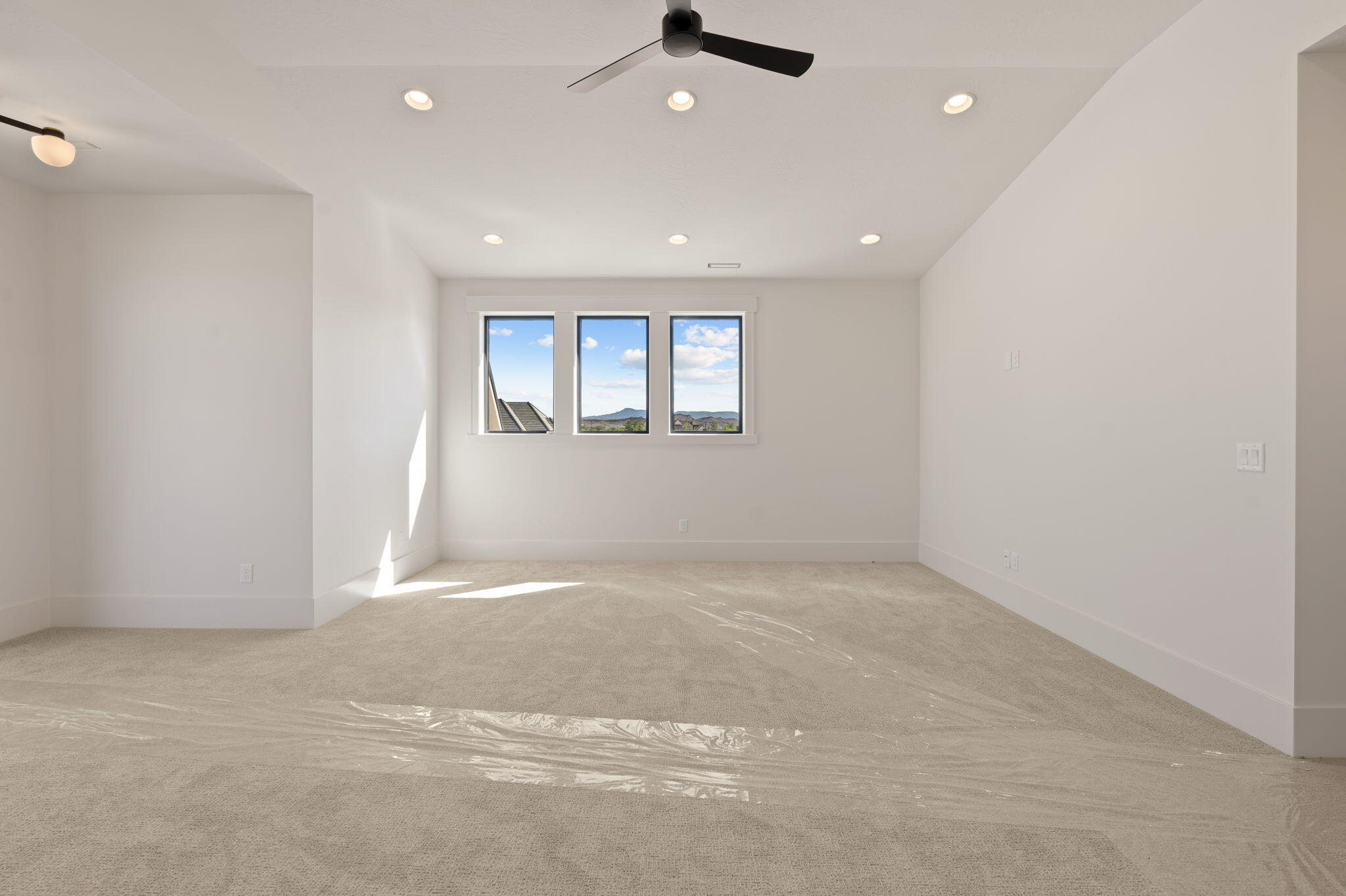 SUMMIT VIEW - Residential