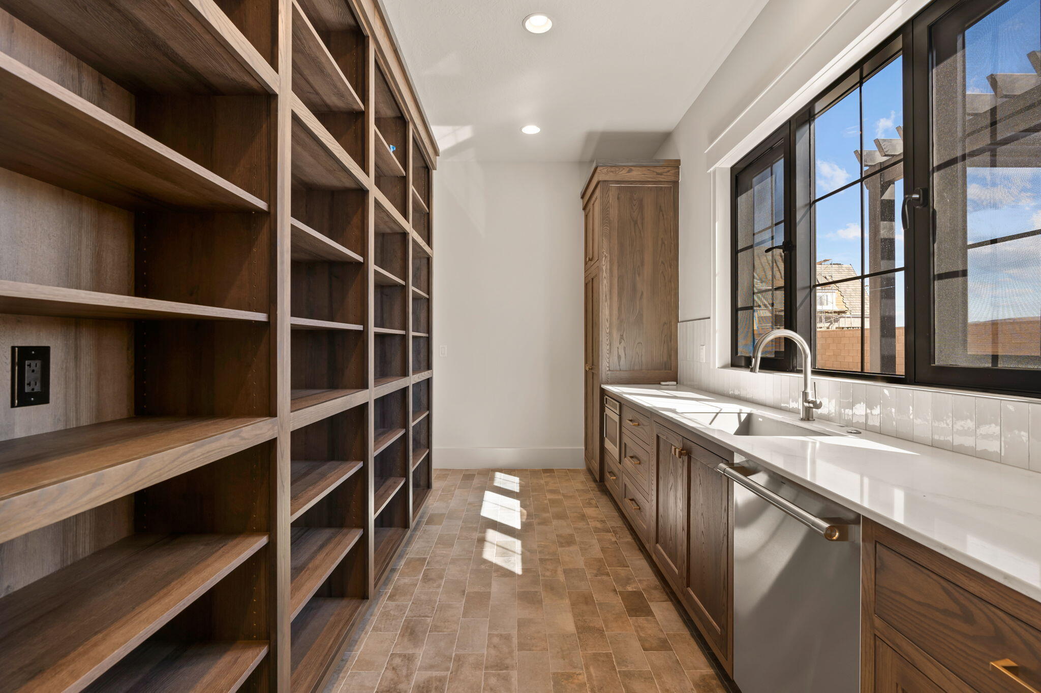 SUMMIT VIEW - Residential