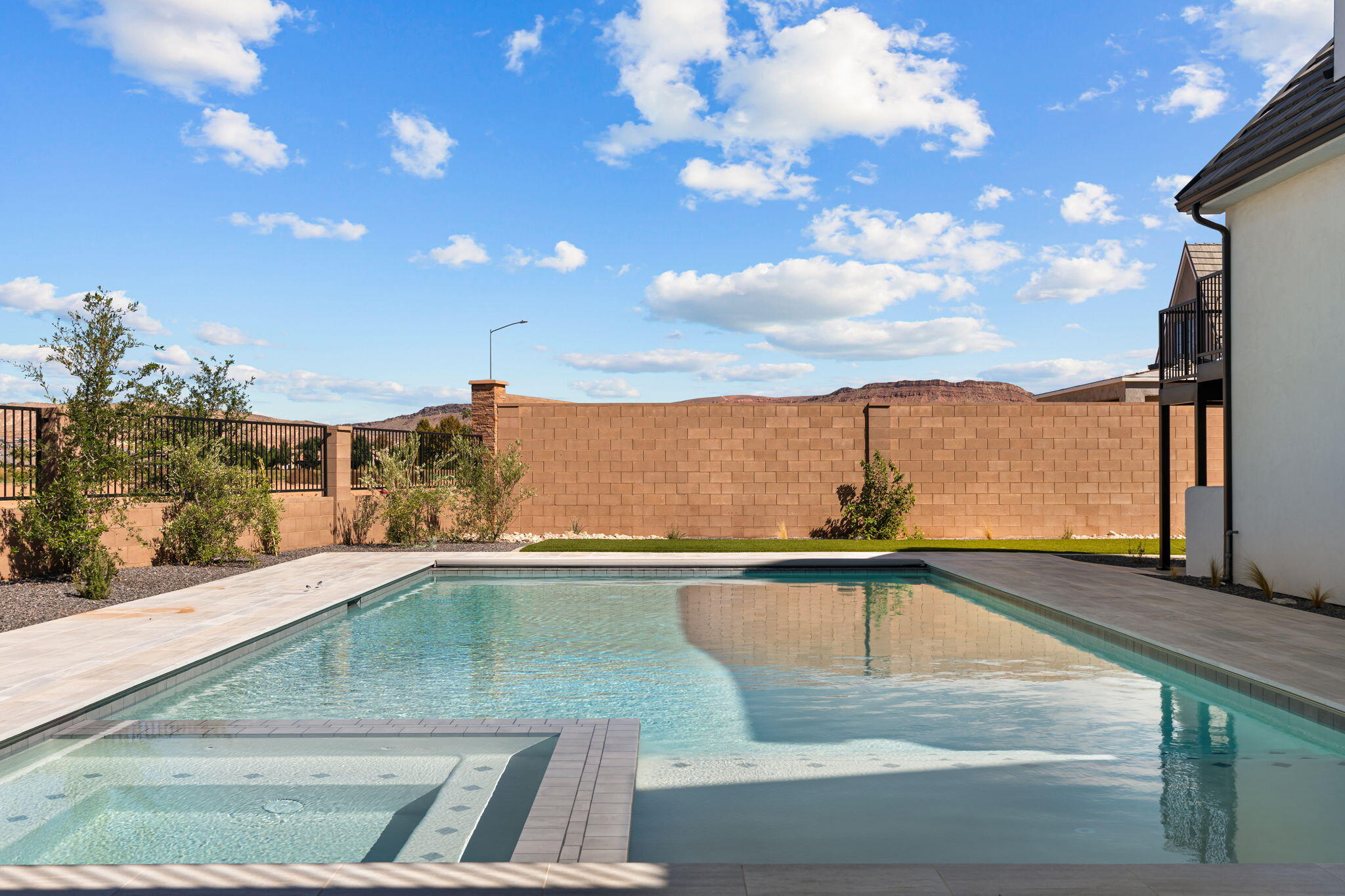 SUMMIT VIEW - Residential