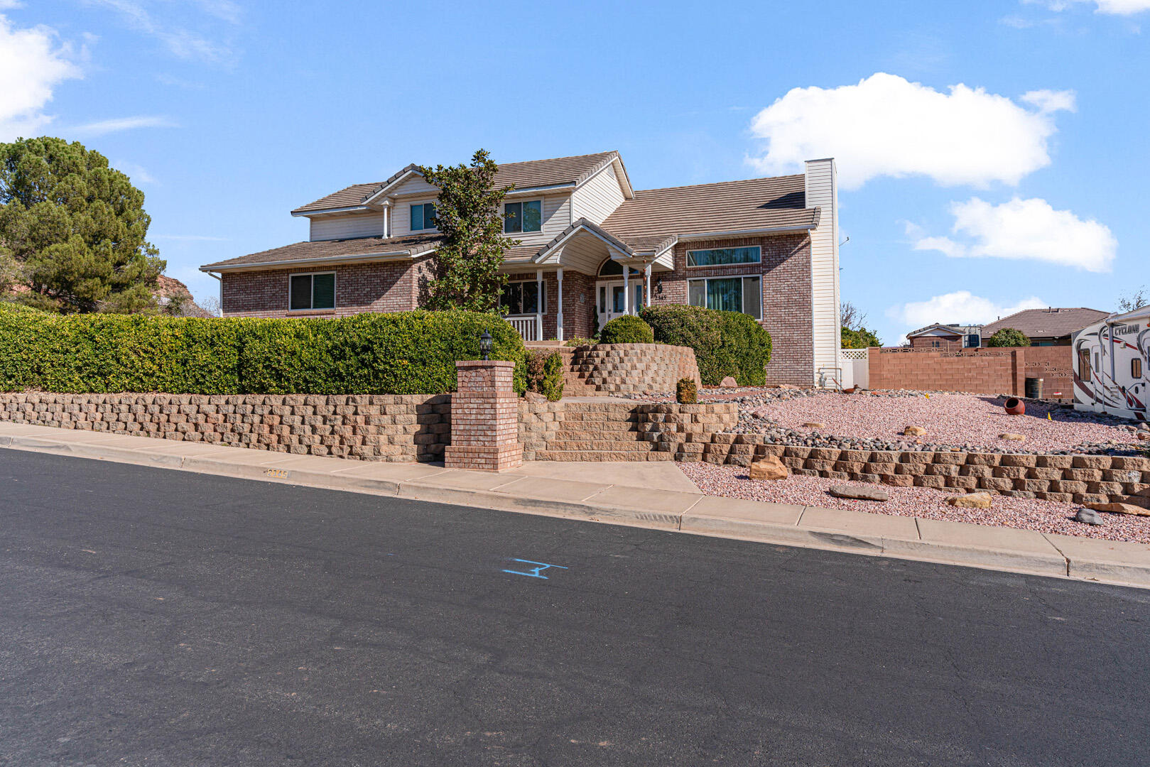 SKYLINE ESTATES - Residential