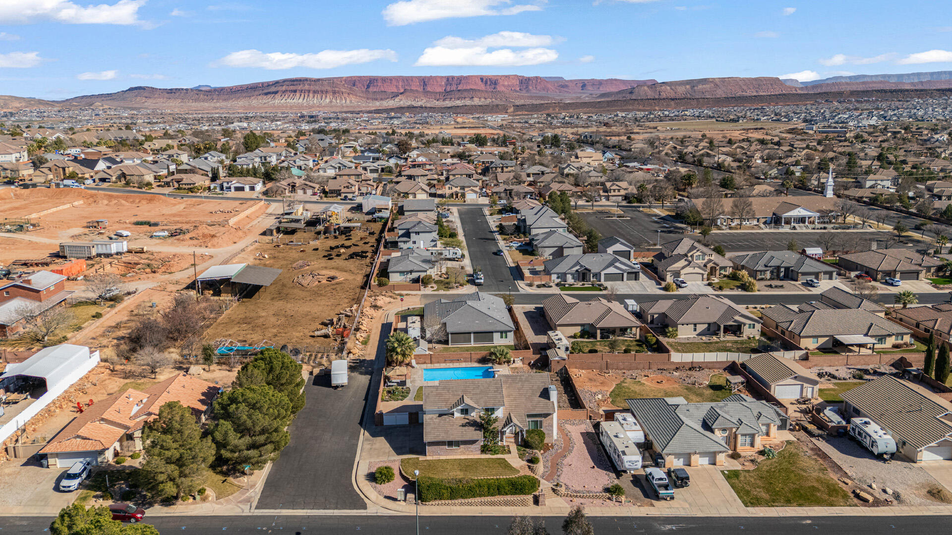 SKYLINE ESTATES - Residential
