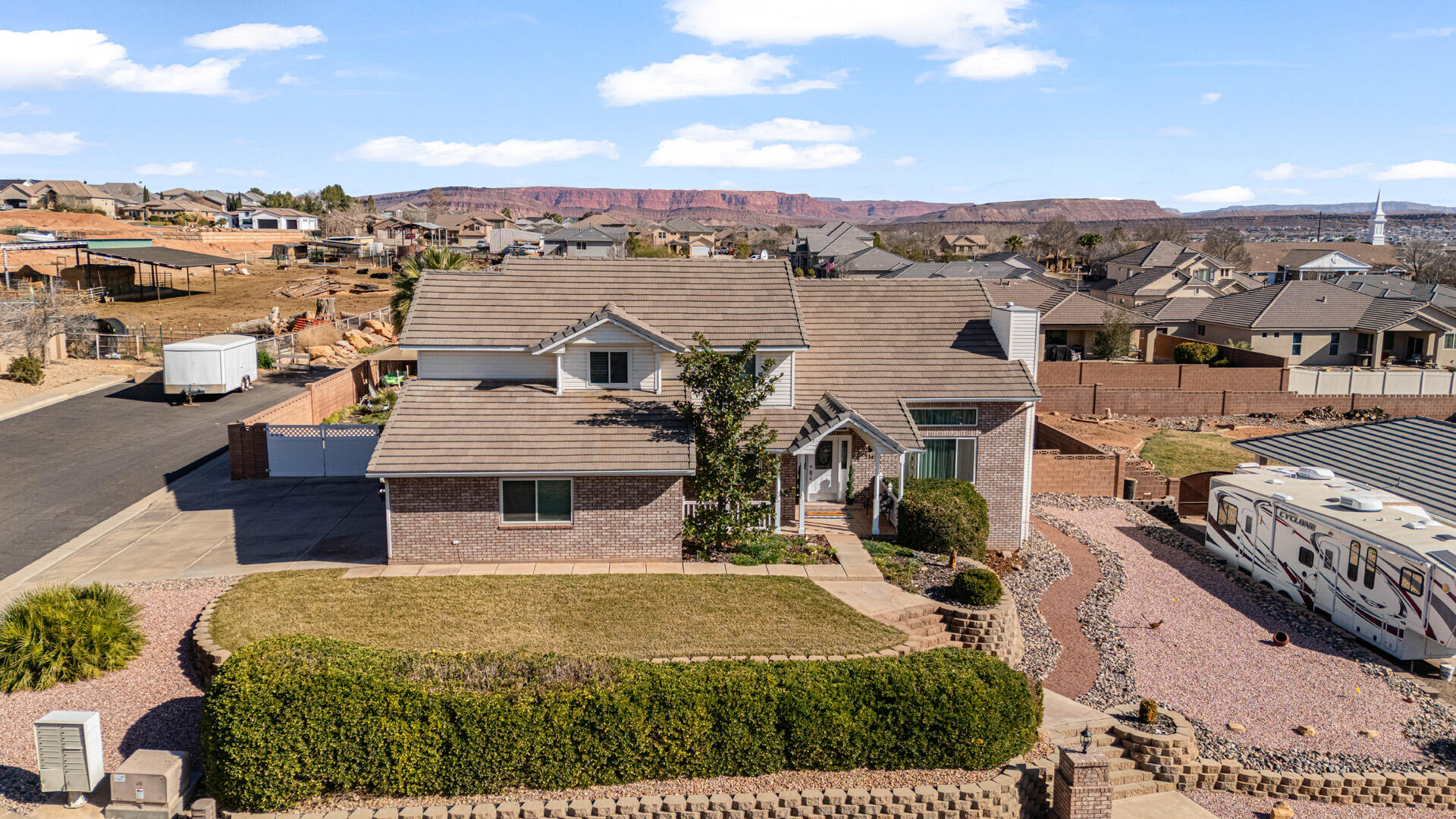SKYLINE ESTATES - Residential