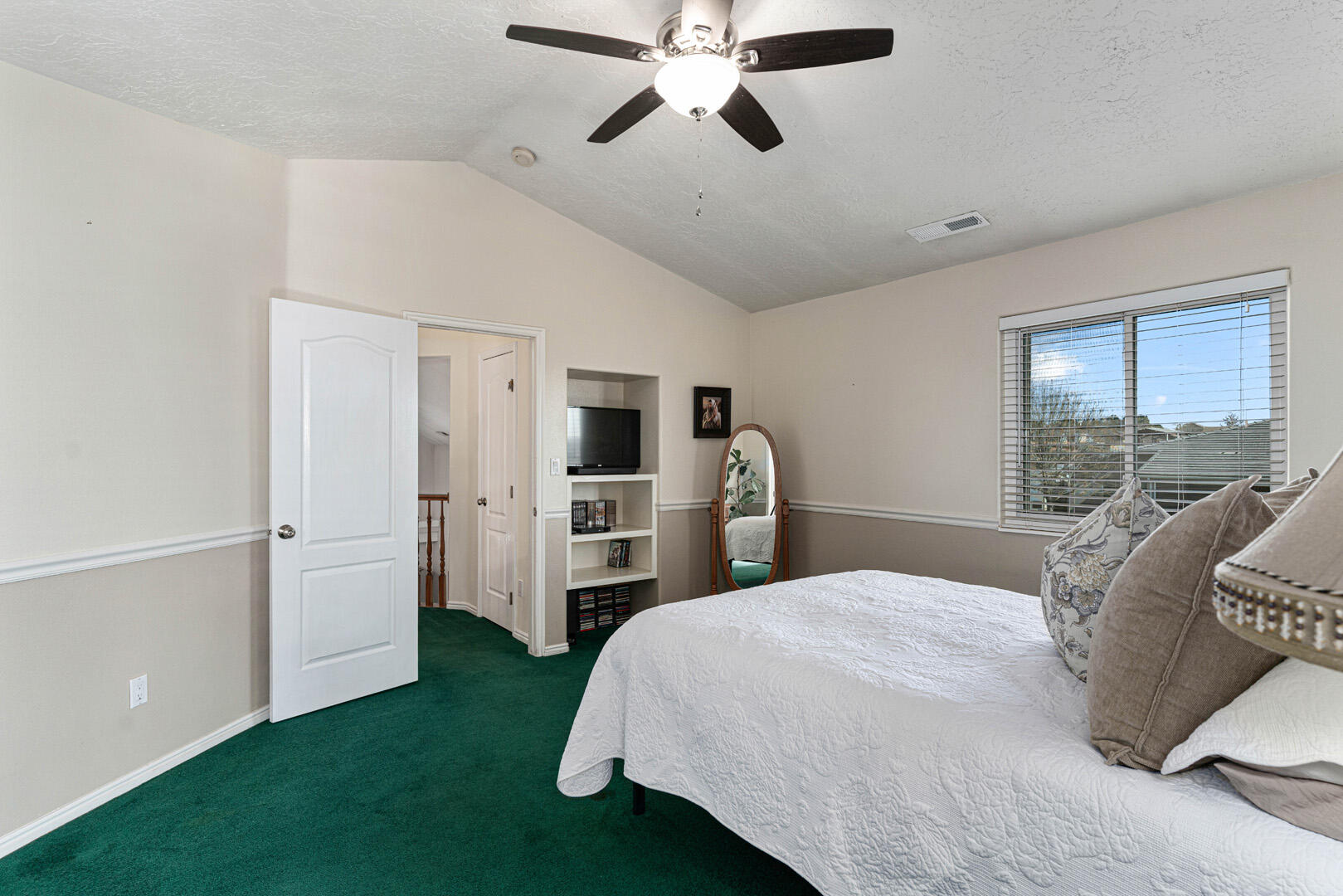 SKYLINE ESTATES - Residential