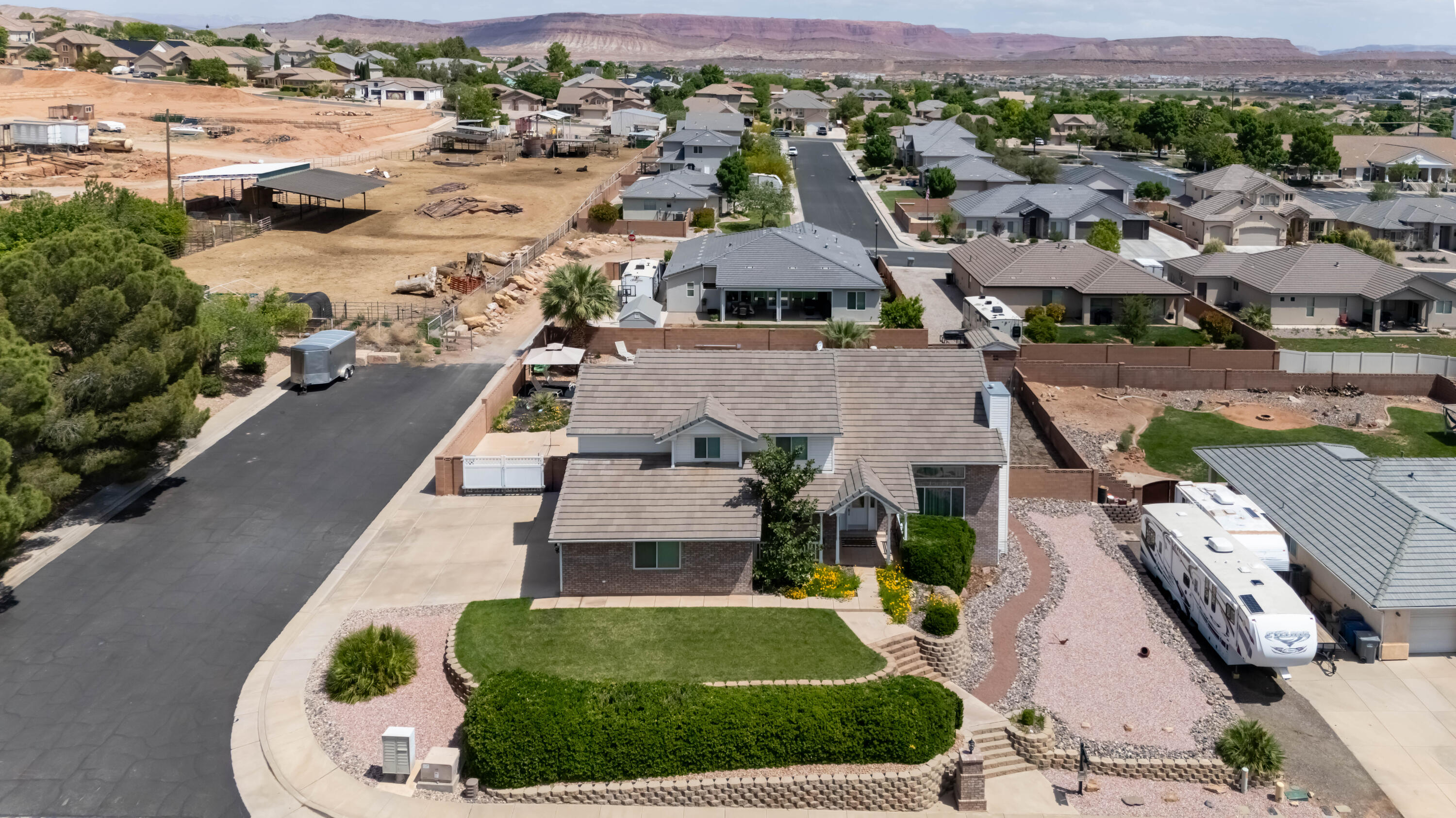 SKYLINE ESTATES - Residential