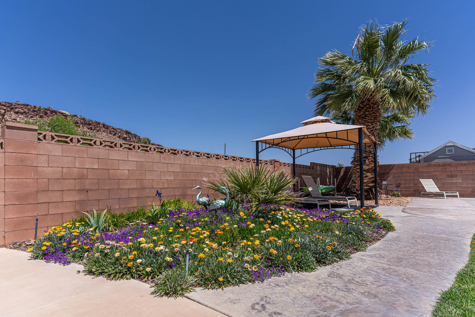 SKYLINE ESTATES - Residential