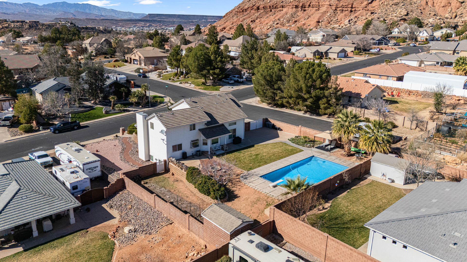 SKYLINE ESTATES - Residential