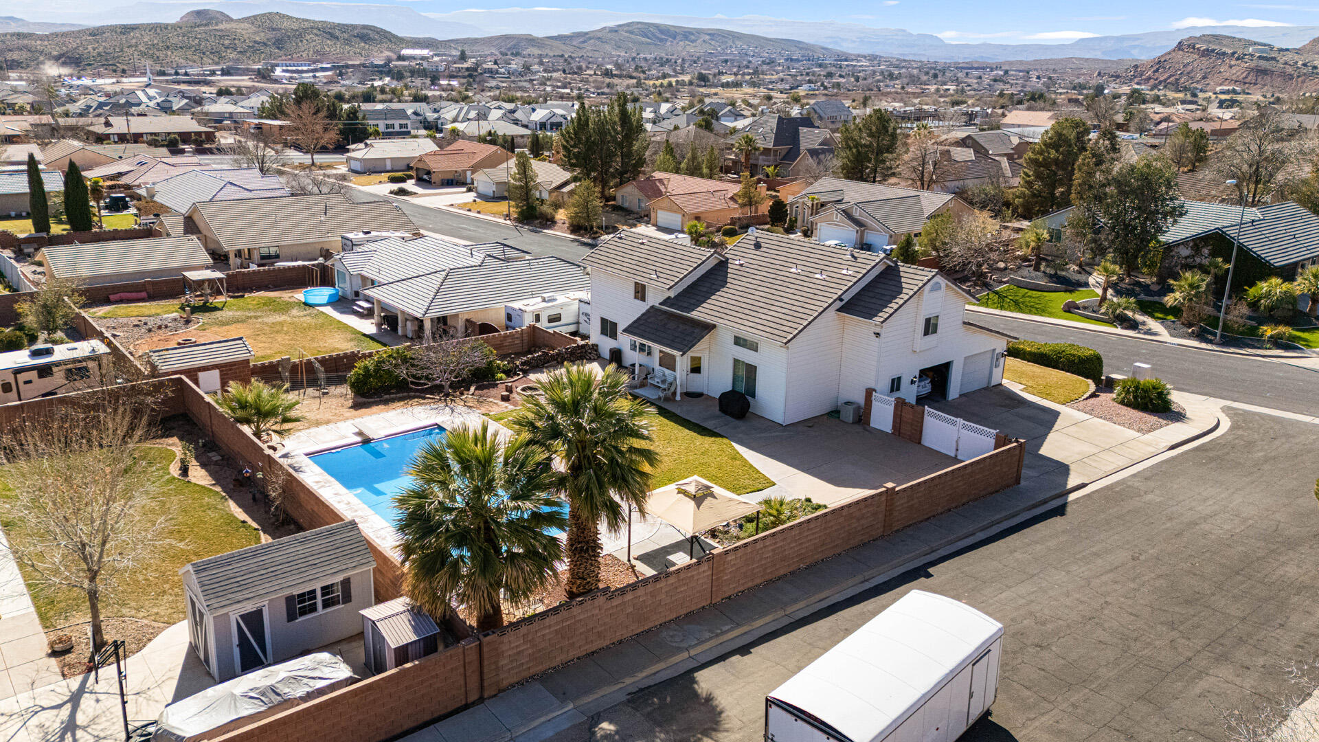 SKYLINE ESTATES - Residential