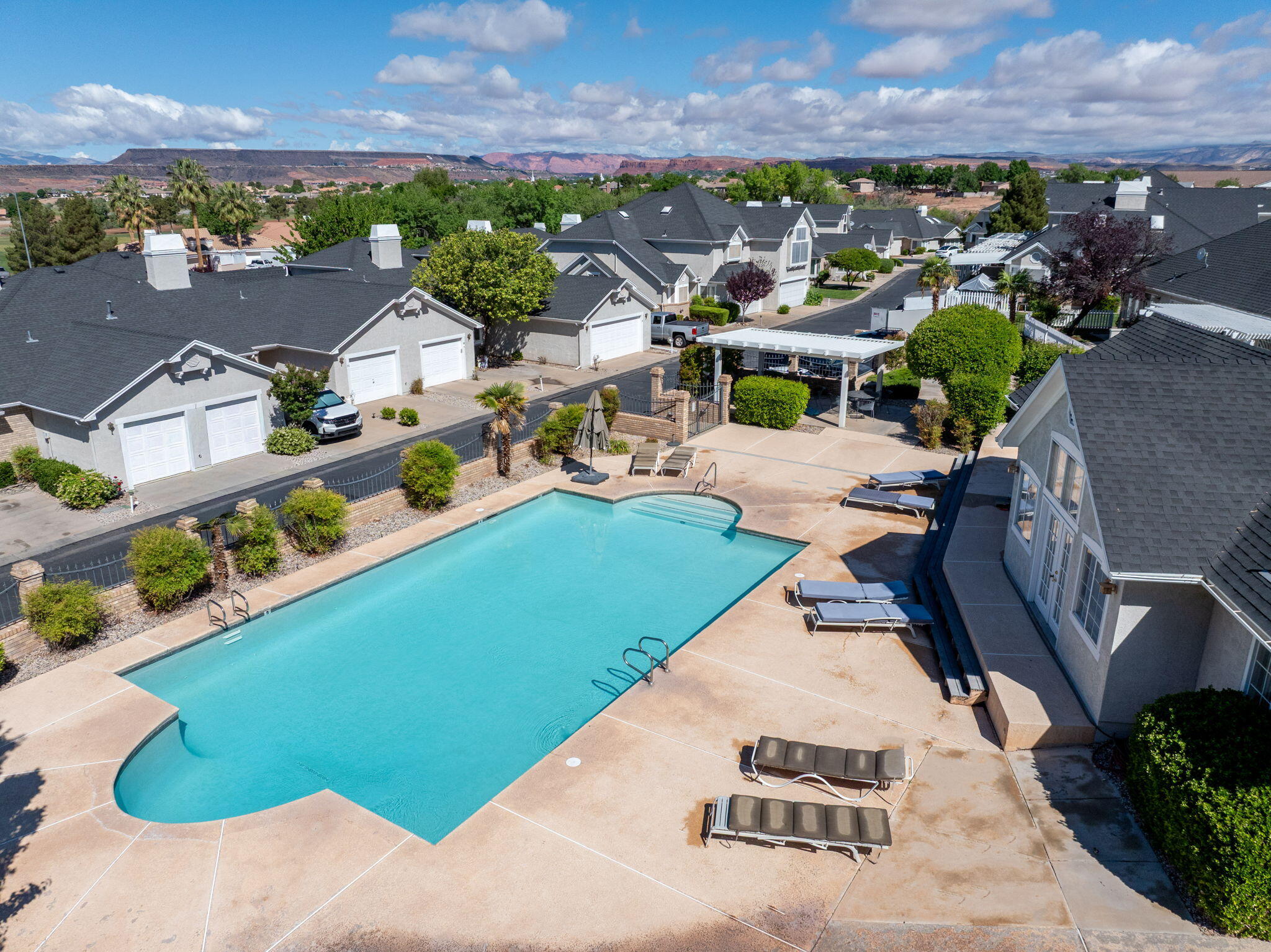 HILLS - Residential