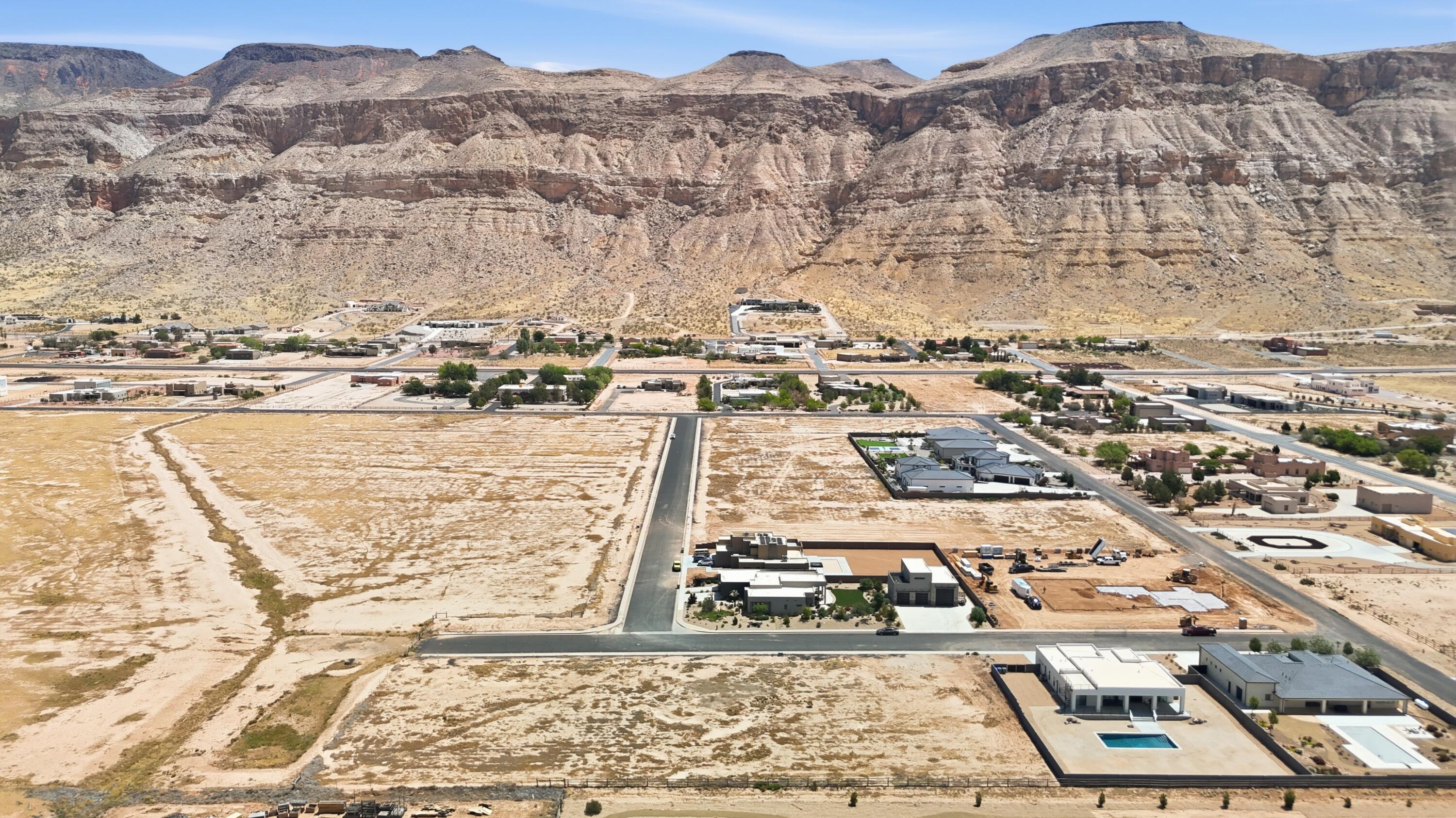 COPPER CLIFFS - Land