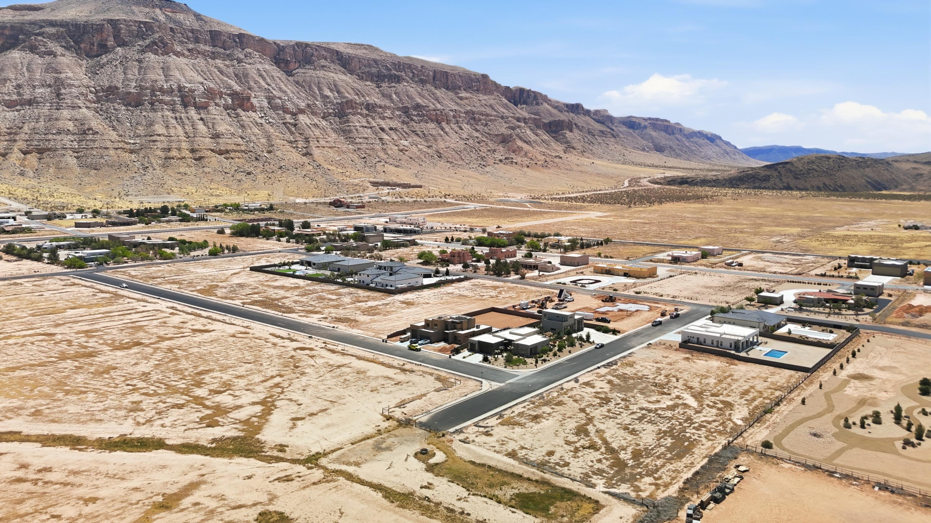 COPPER CLIFFS - Land
