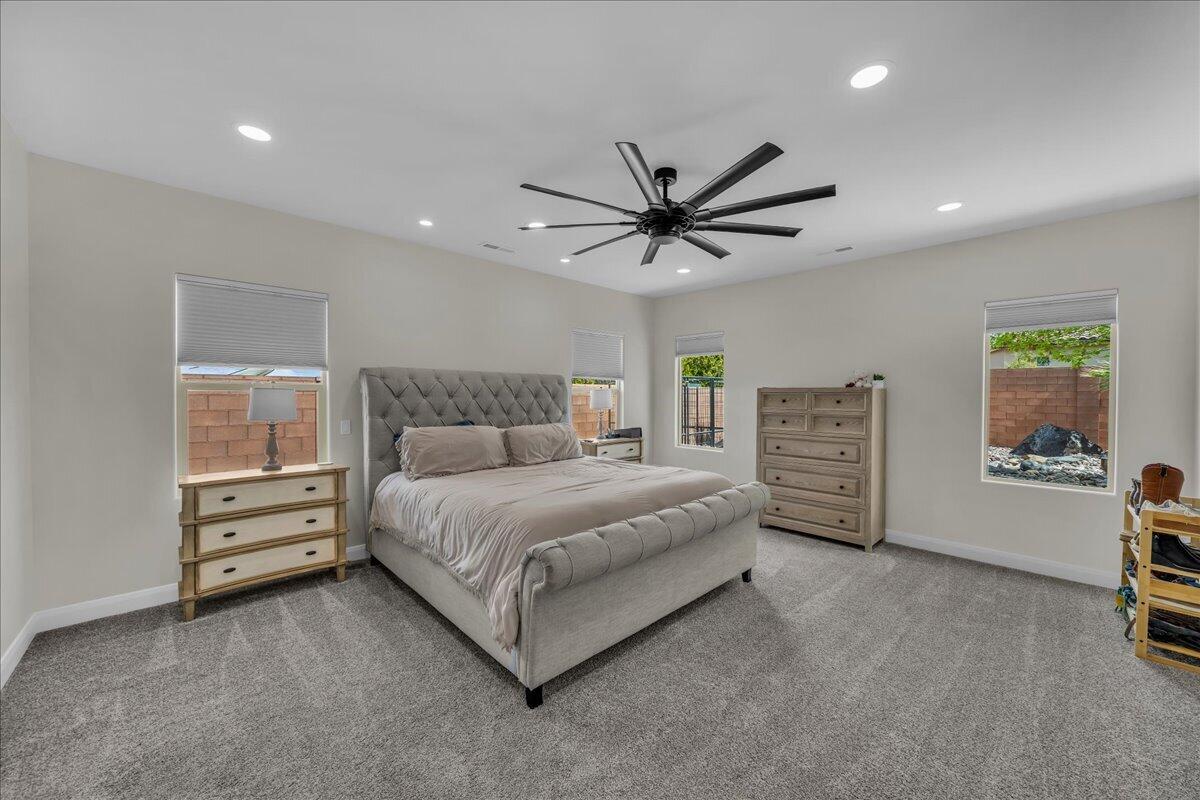 BRIDLE GATE ESTATES - Residential