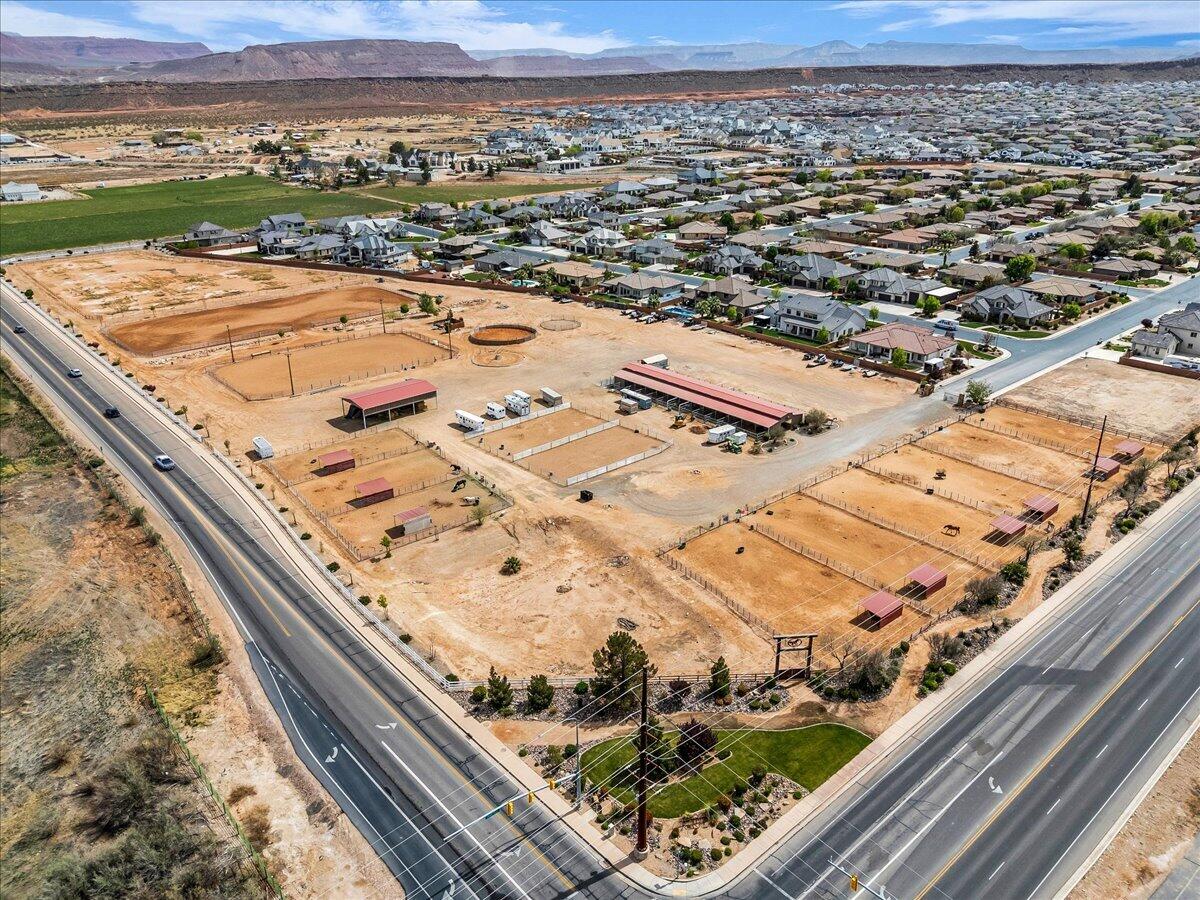 BRIDLE GATE ESTATES - Residential