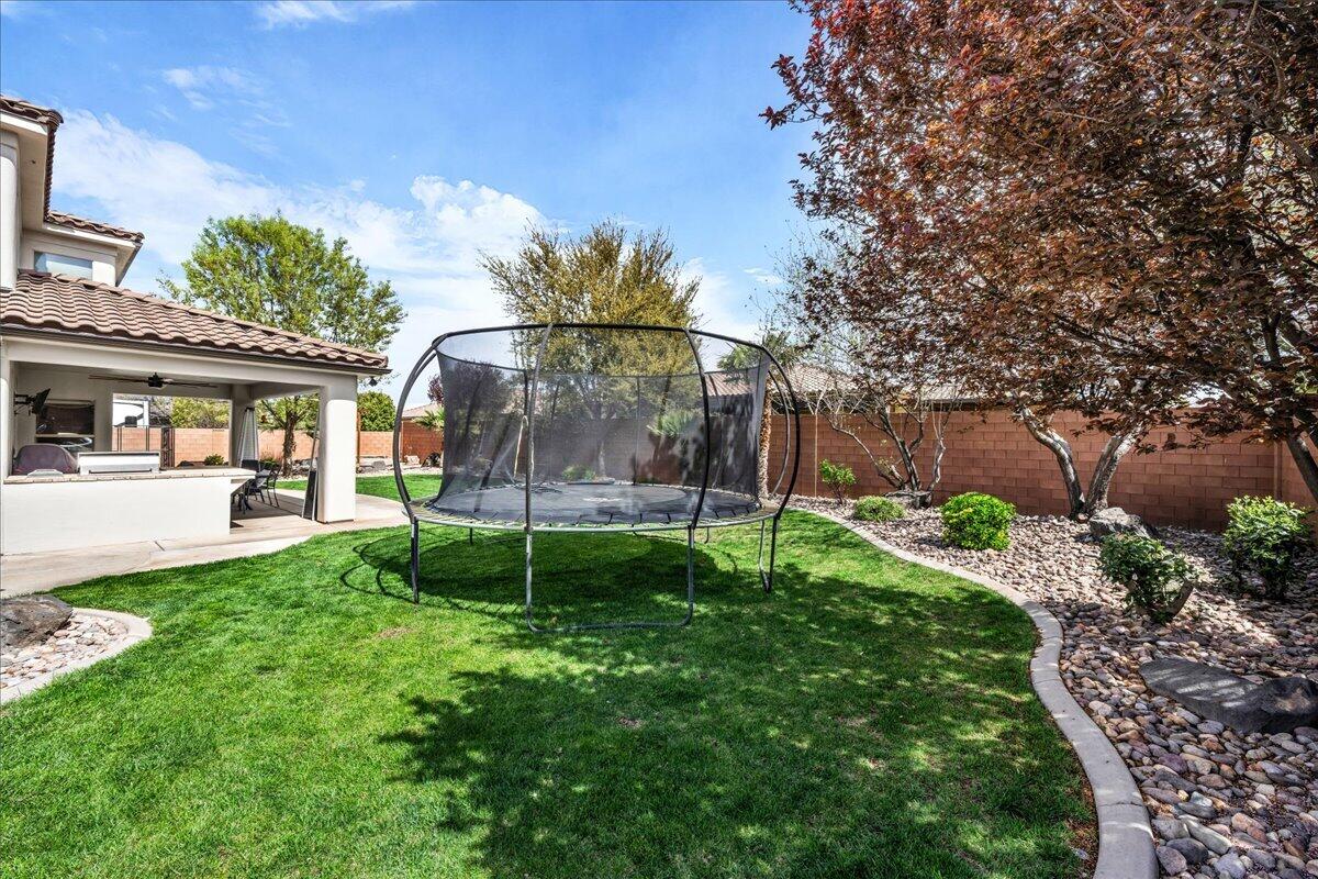 BRIDLE GATE ESTATES - Residential