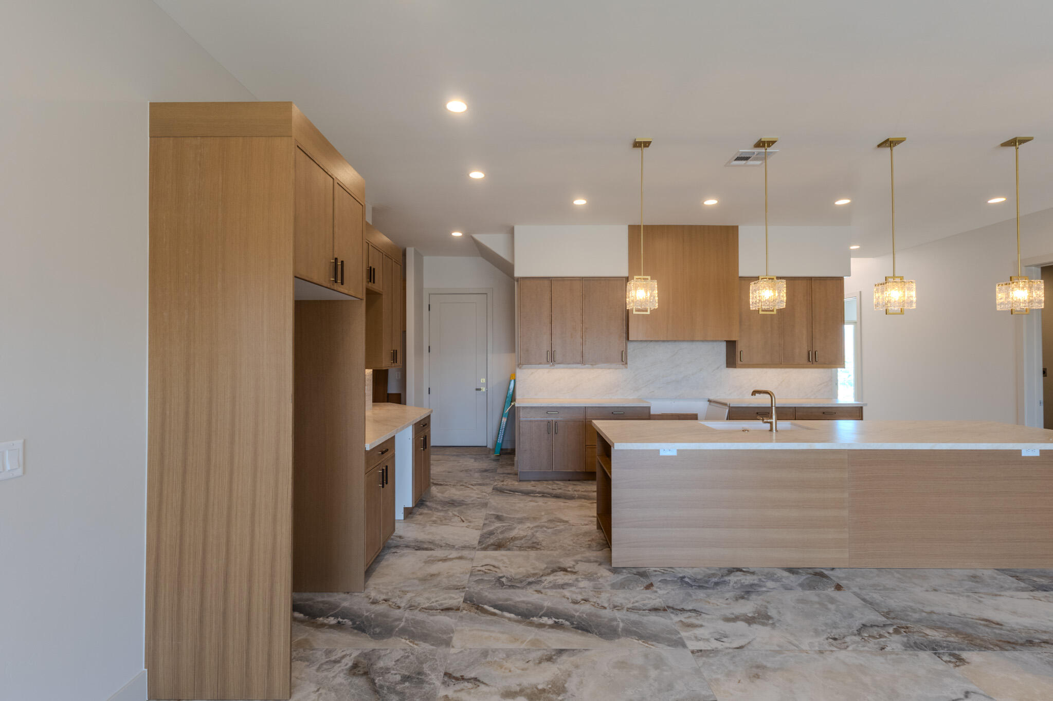MOUNTAIN VIEW ESTATES - Residential