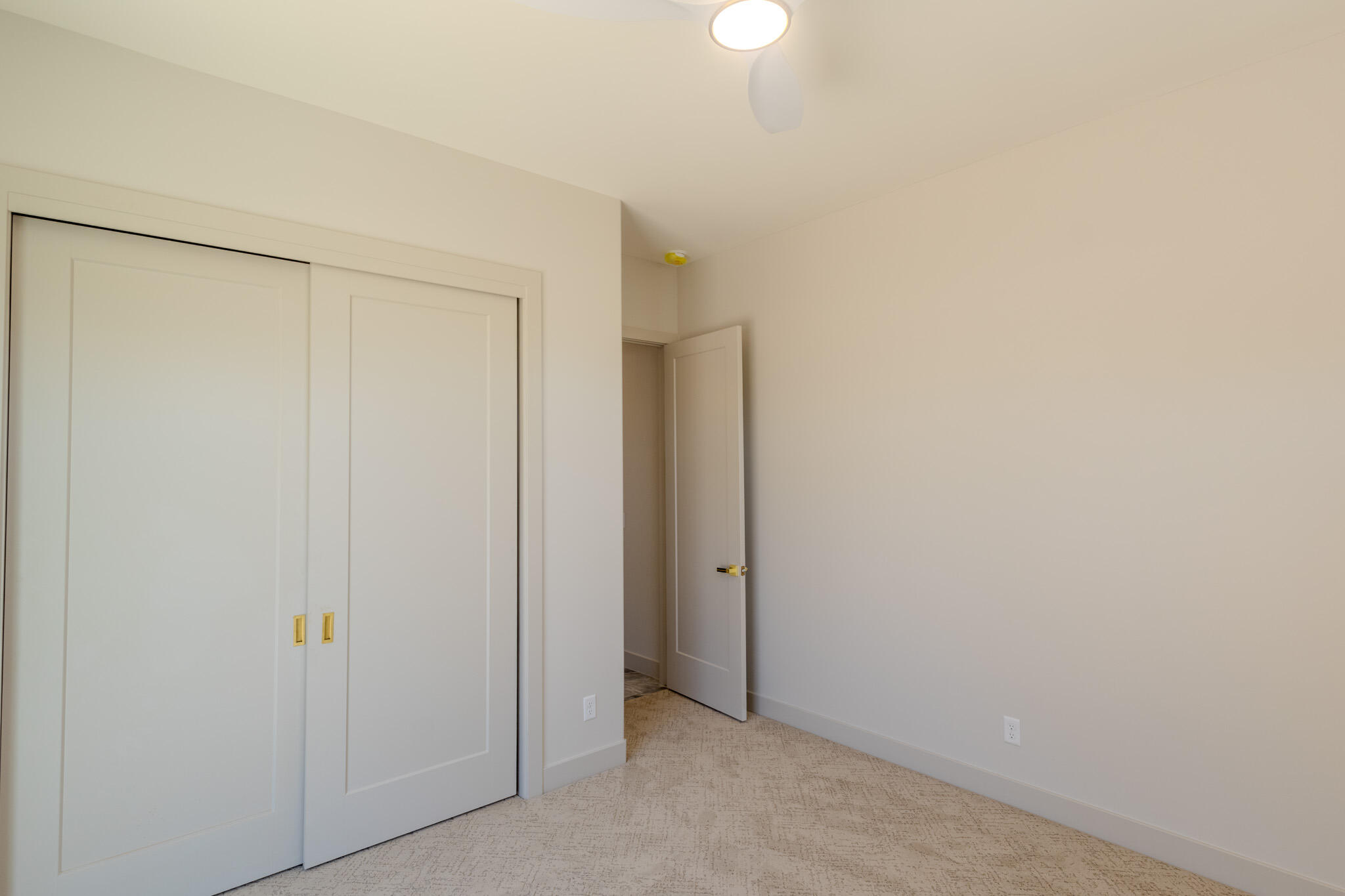 MOUNTAIN VIEW ESTATES - Residential