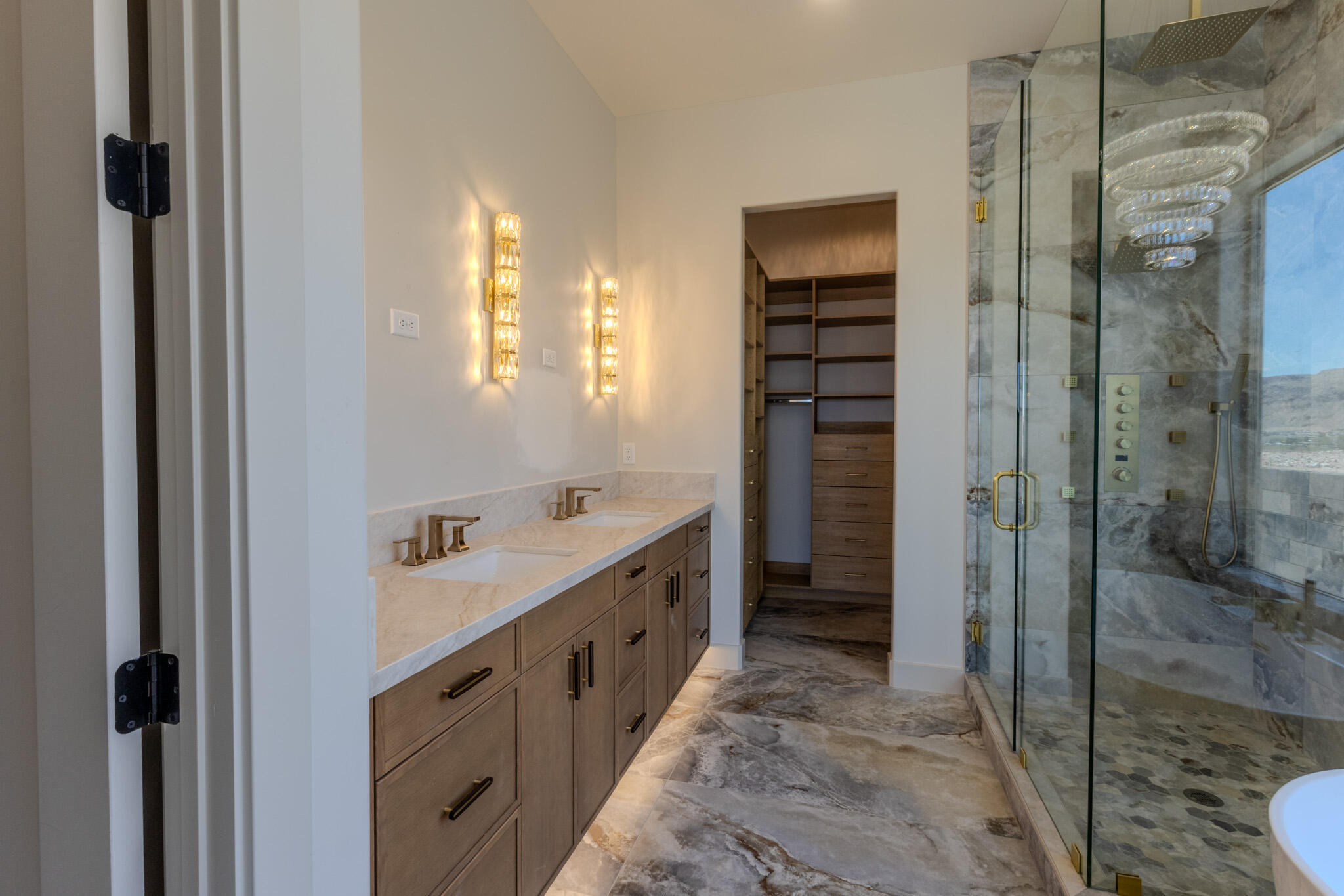 MOUNTAIN VIEW ESTATES - Residential