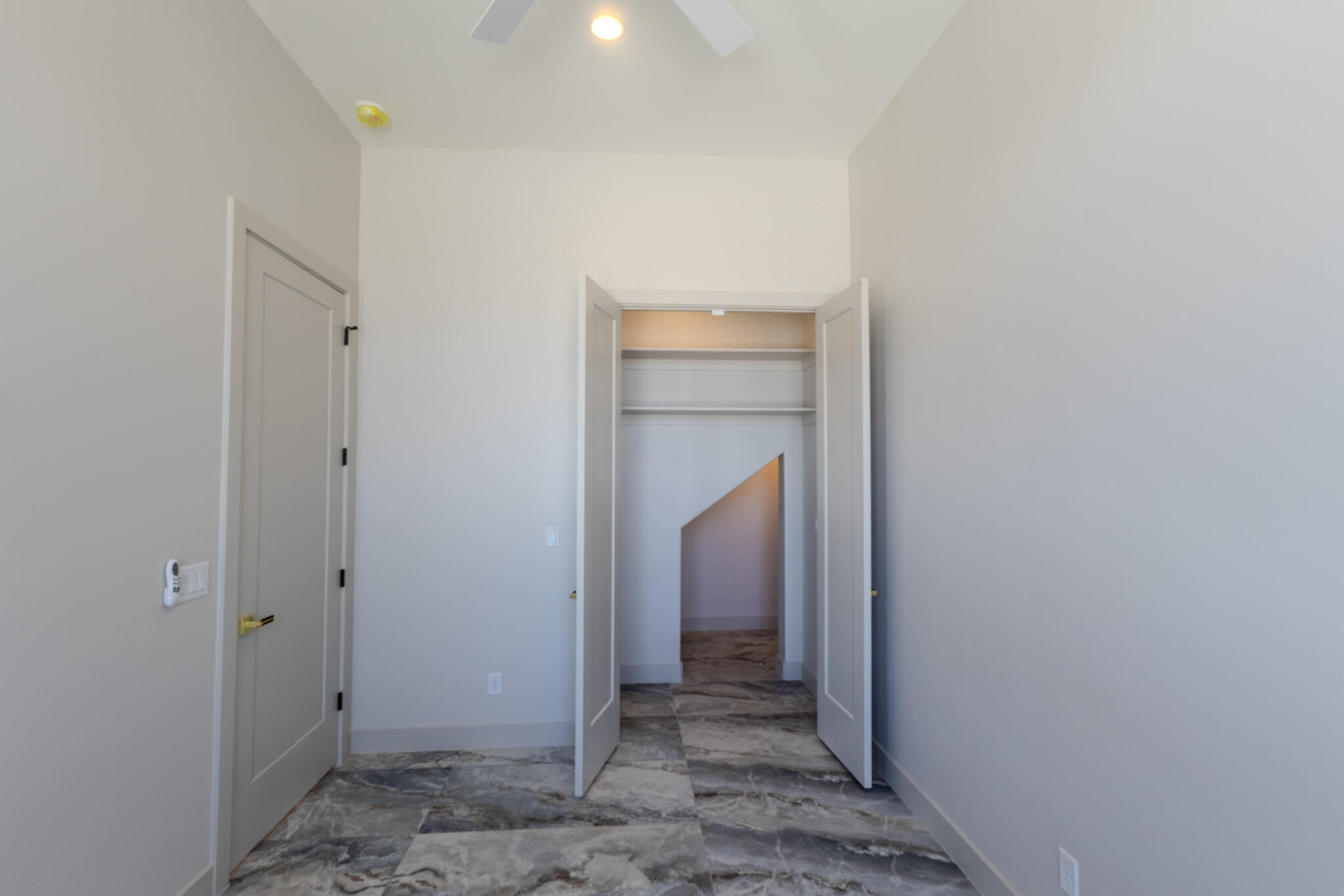 MOUNTAIN VIEW ESTATES - Residential