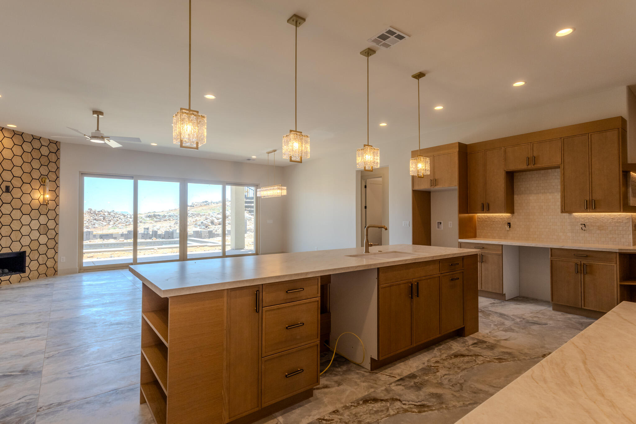 MOUNTAIN VIEW ESTATES - Residential