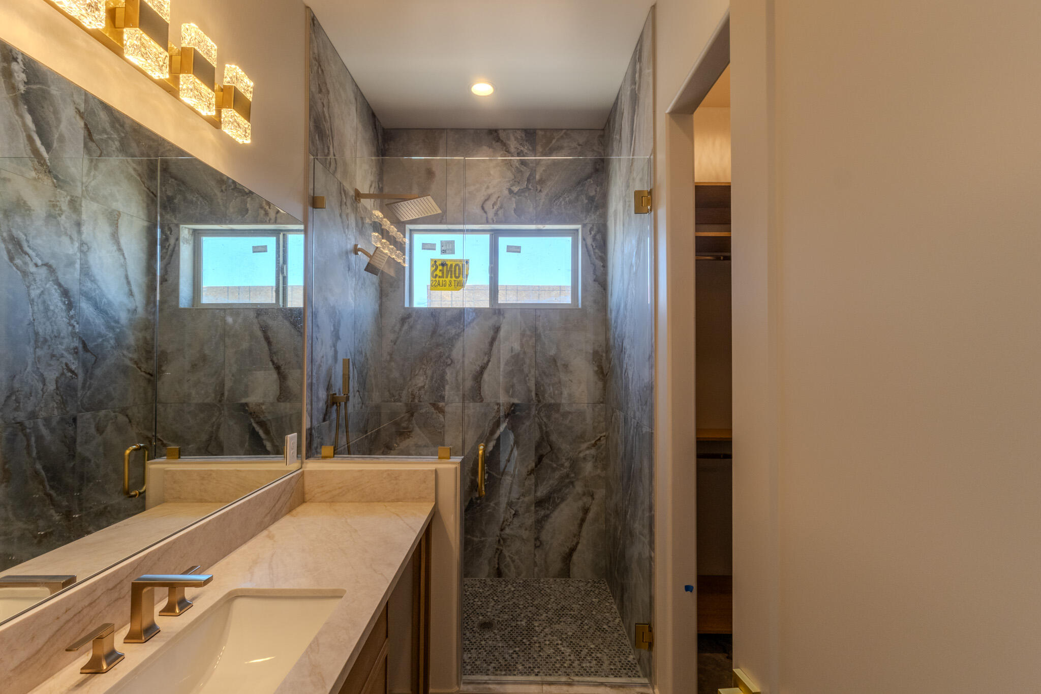 MOUNTAIN VIEW ESTATES - Residential