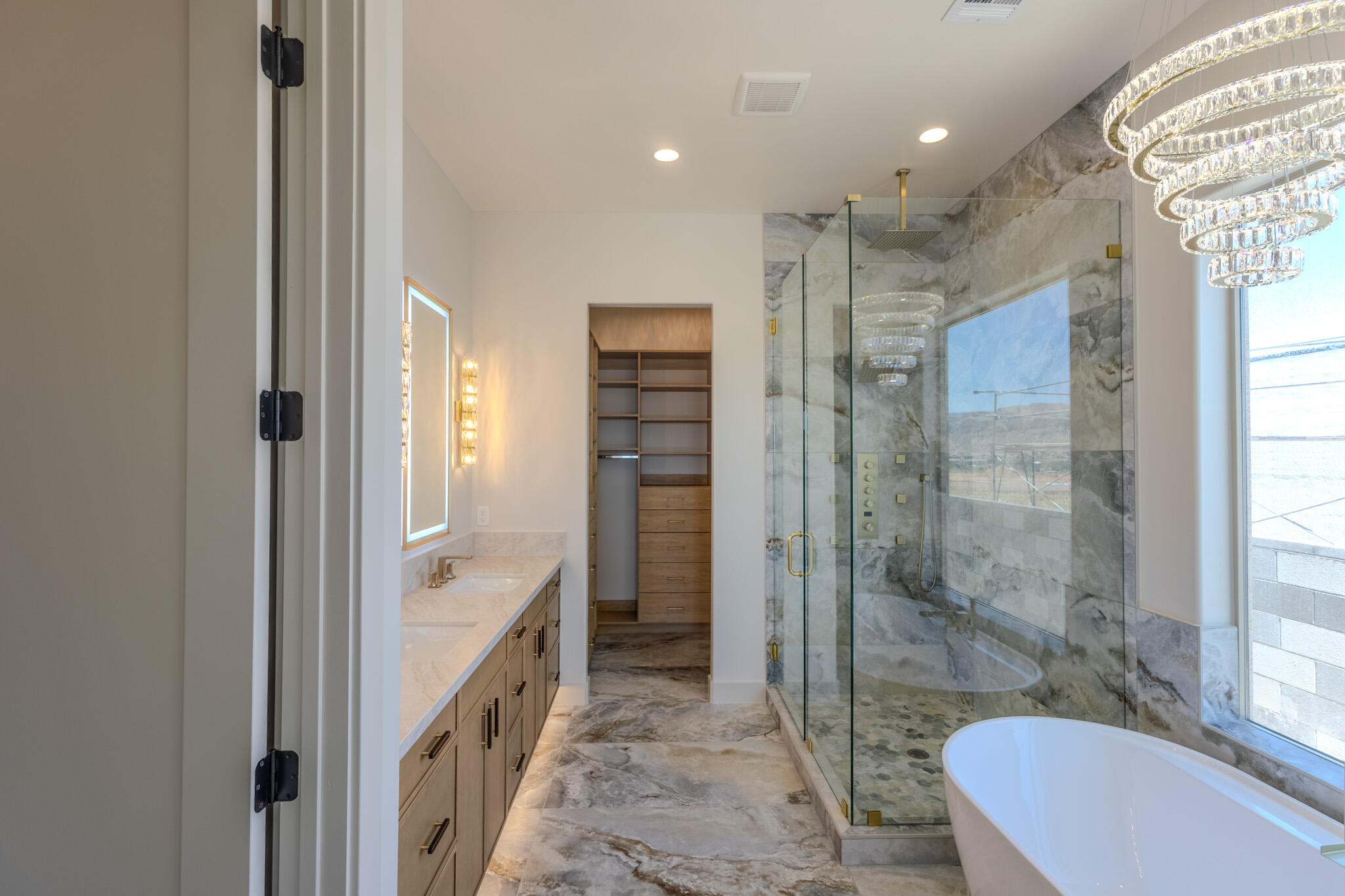 MOUNTAIN VIEW ESTATES - Residential