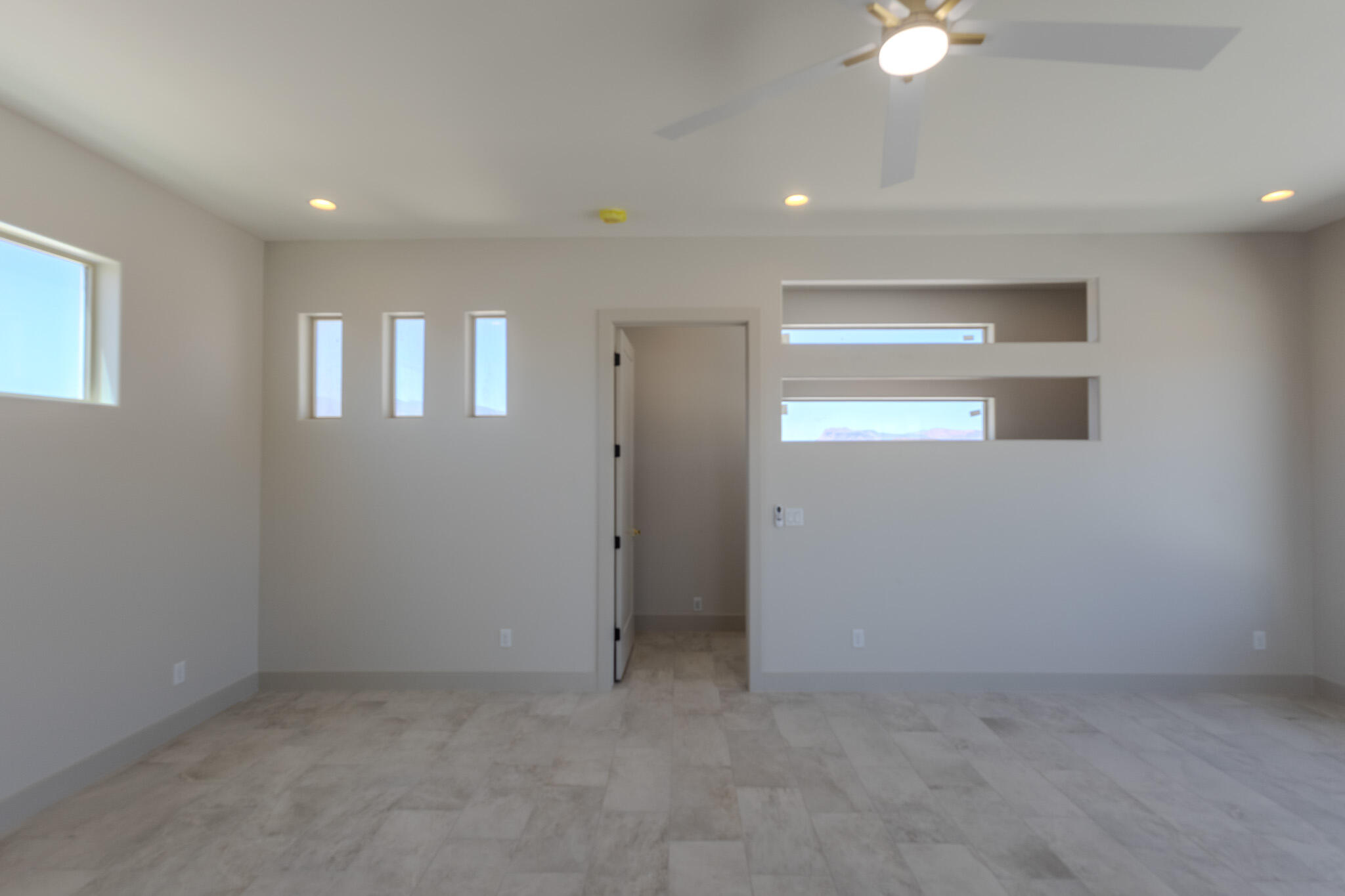 MOUNTAIN VIEW ESTATES - Residential