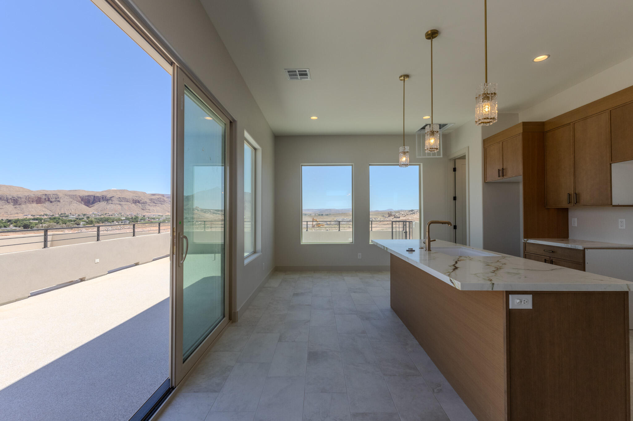 MOUNTAIN VIEW ESTATES - Residential