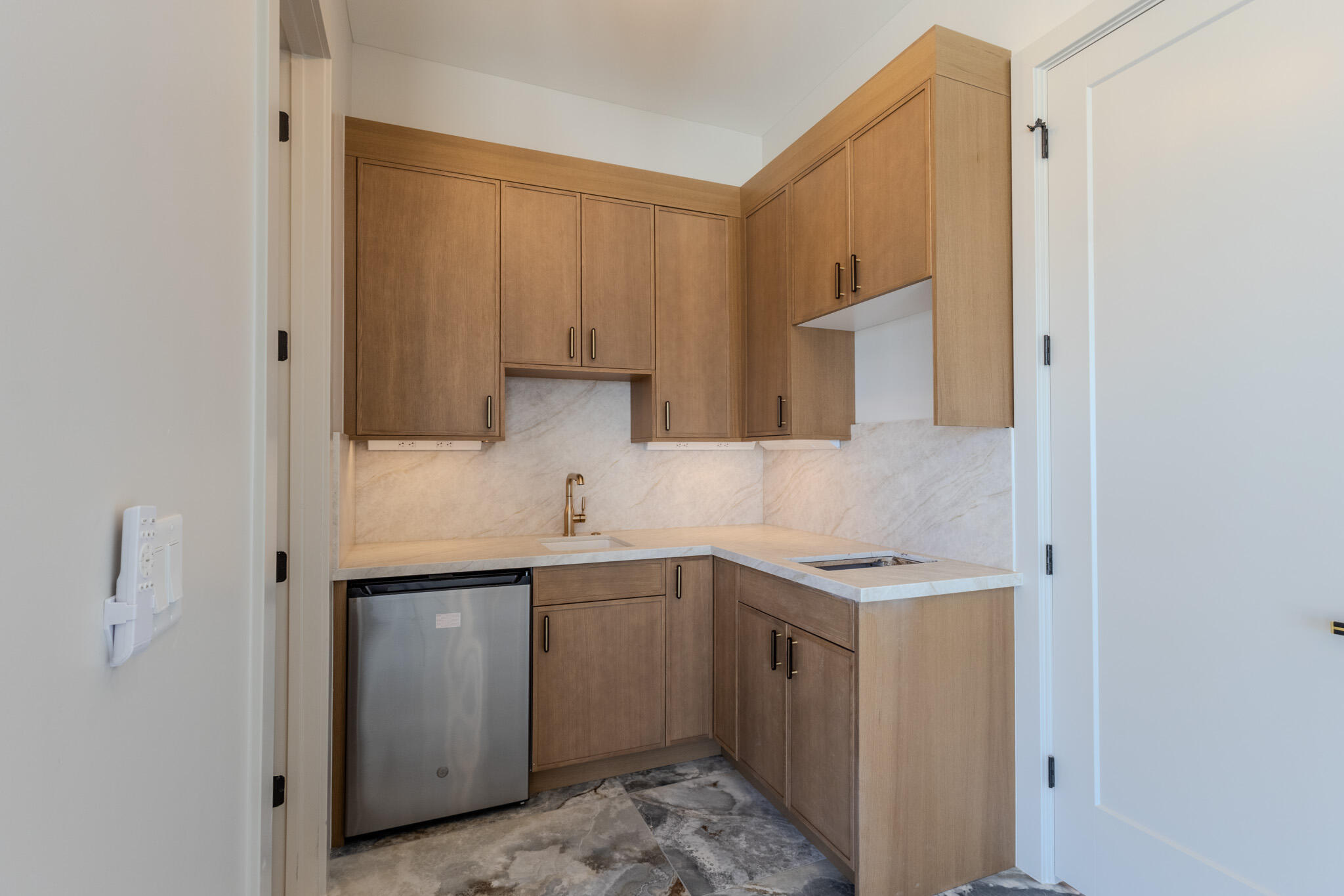 MOUNTAIN VIEW ESTATES - Residential