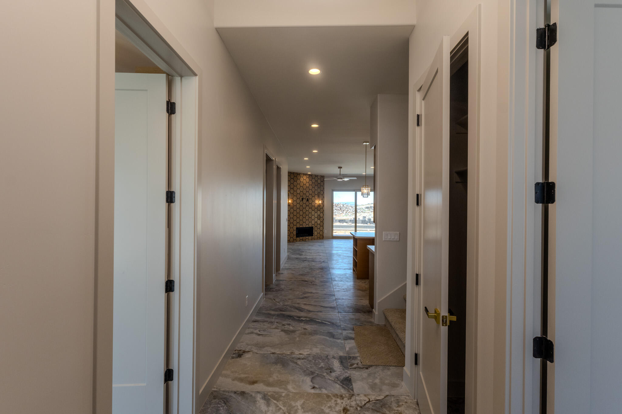 MOUNTAIN VIEW ESTATES - Residential