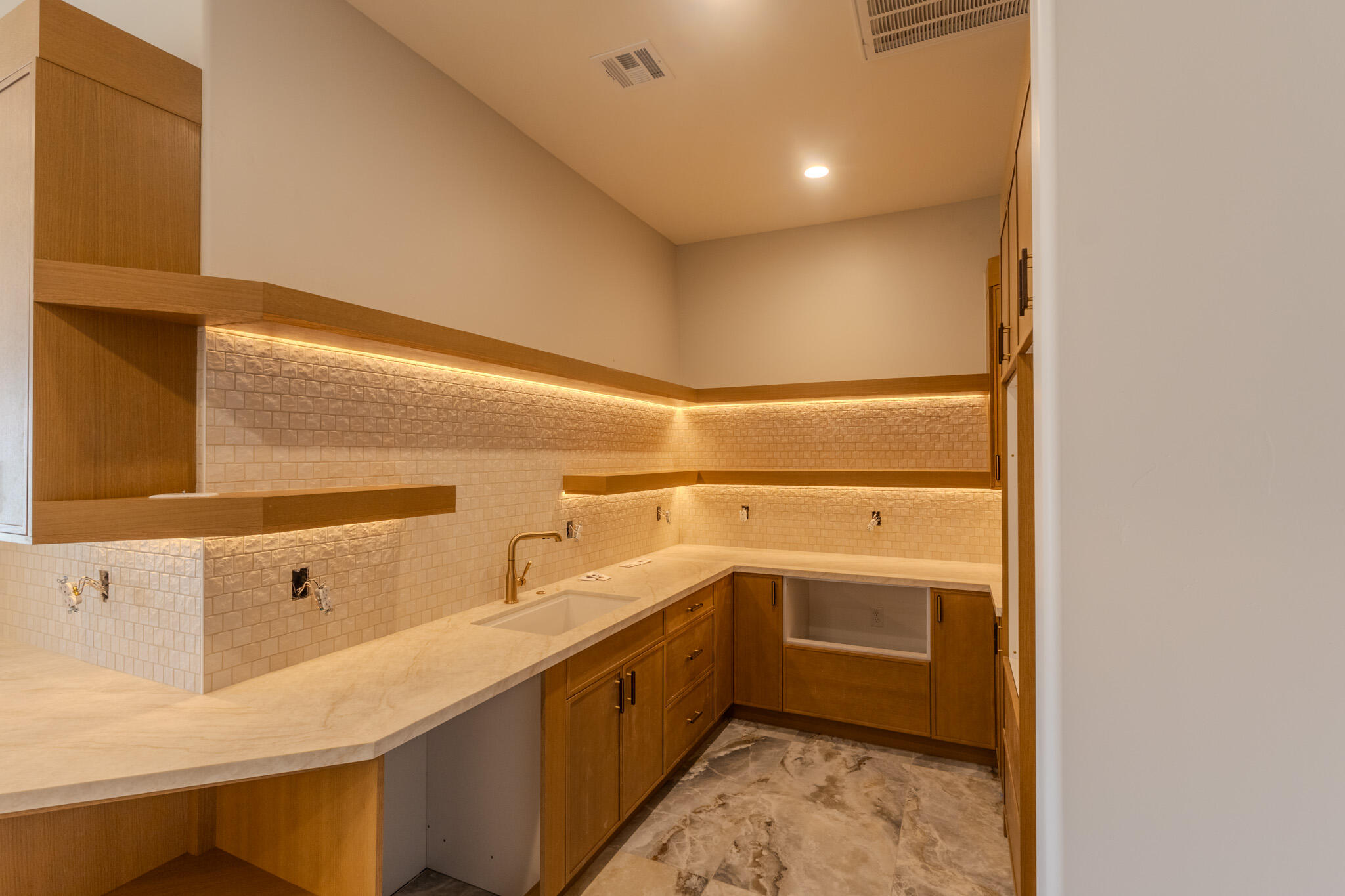 MOUNTAIN VIEW ESTATES - Residential
