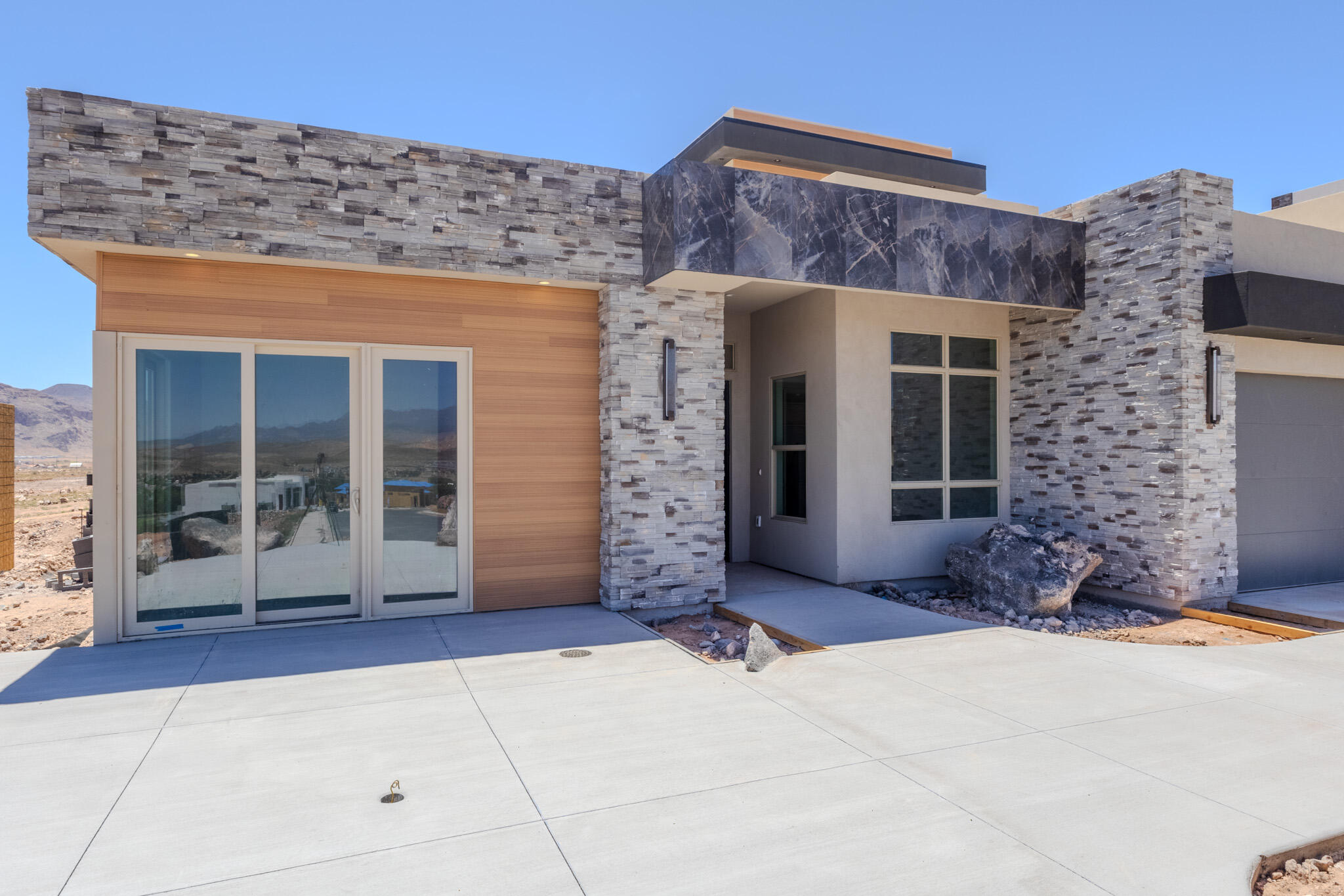 MOUNTAIN VIEW ESTATES - Residential