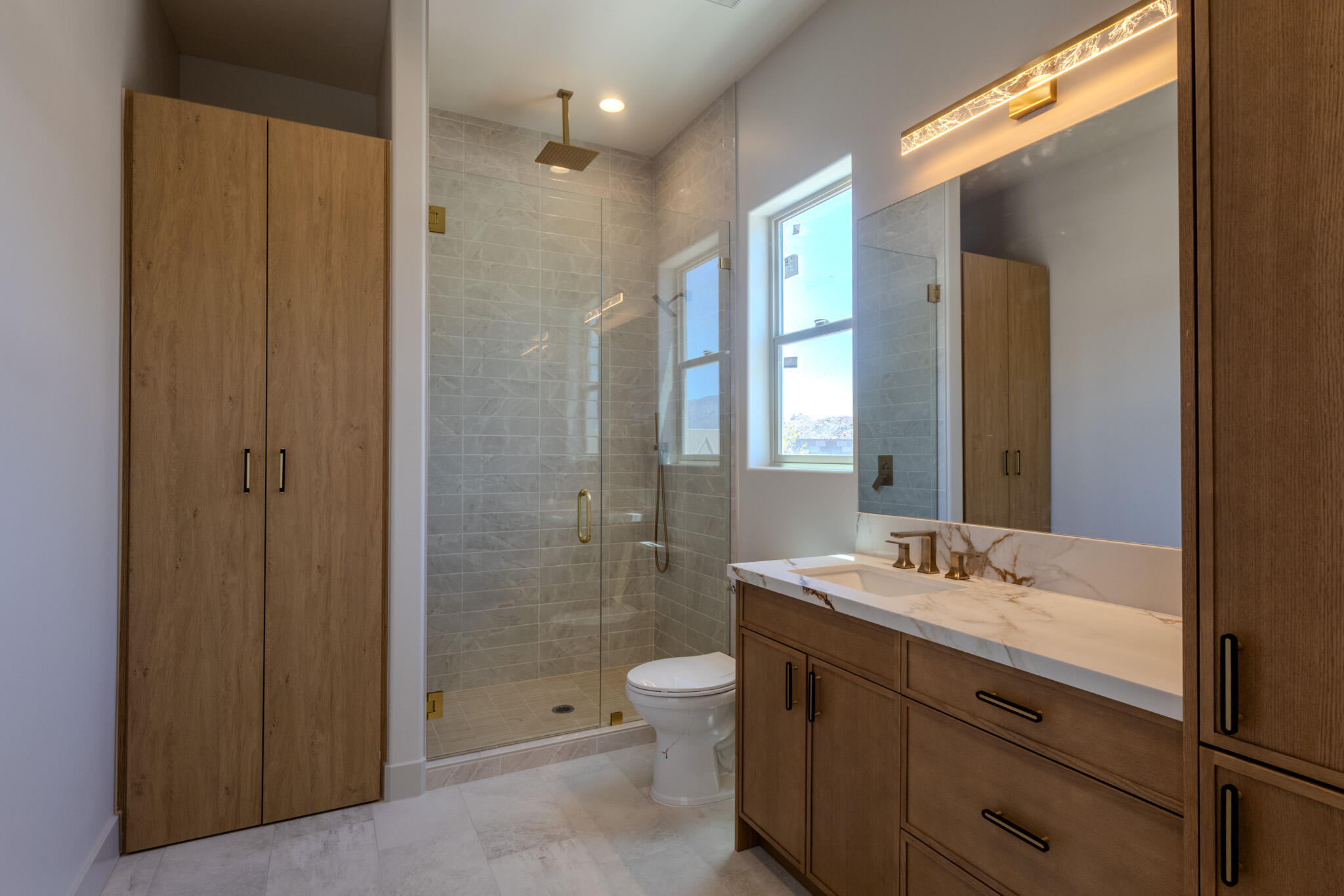 MOUNTAIN VIEW ESTATES - Residential