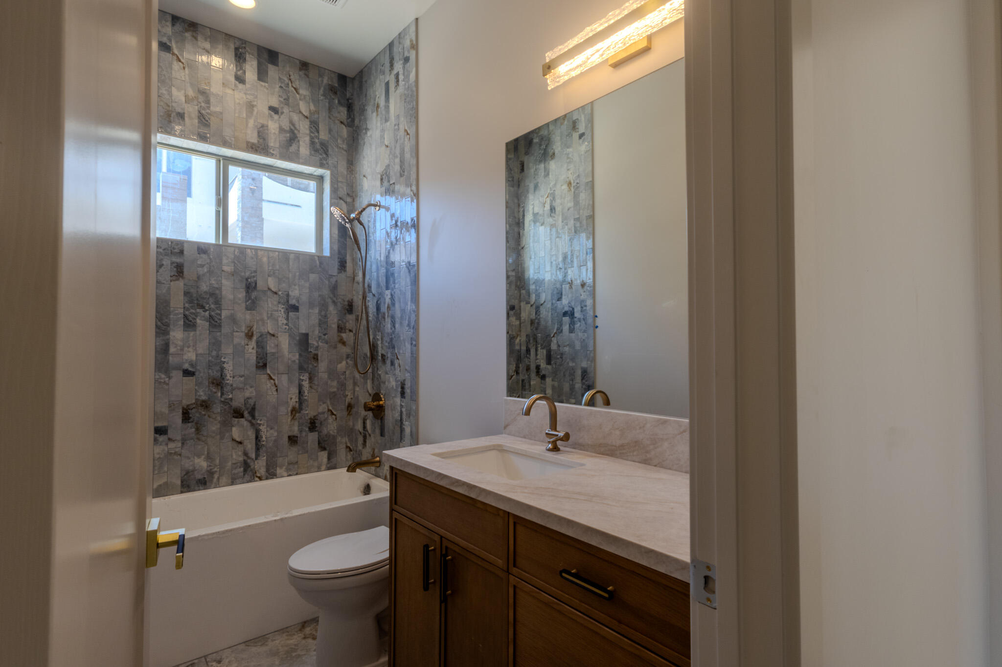 MOUNTAIN VIEW ESTATES - Residential