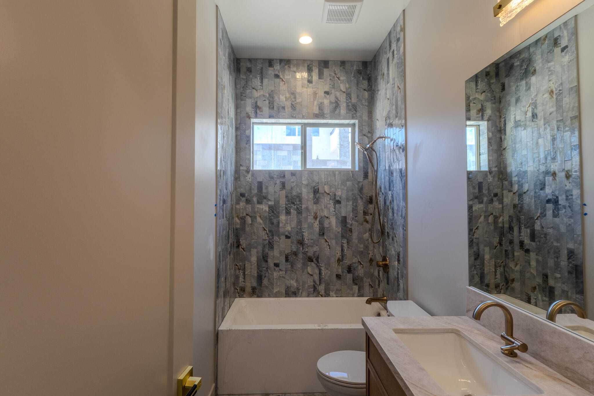 MOUNTAIN VIEW ESTATES - Residential